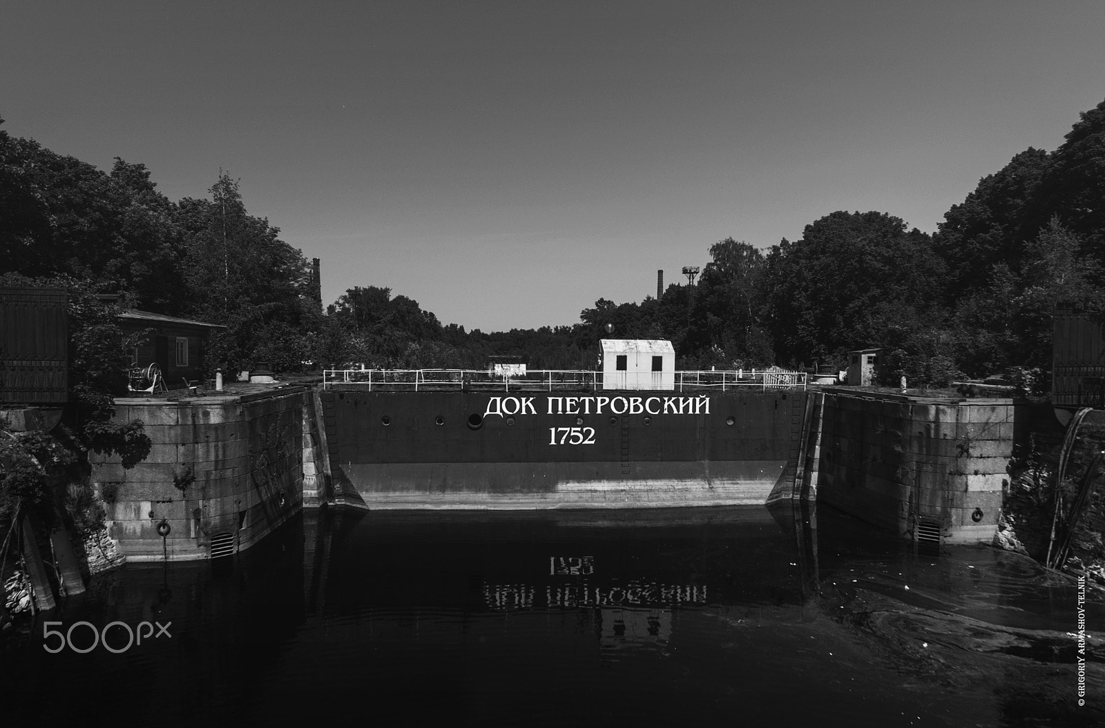 Tokina AT-X Pro 11-16mm F2.8 DX sample photo. Petrovsky dock 1752 photography