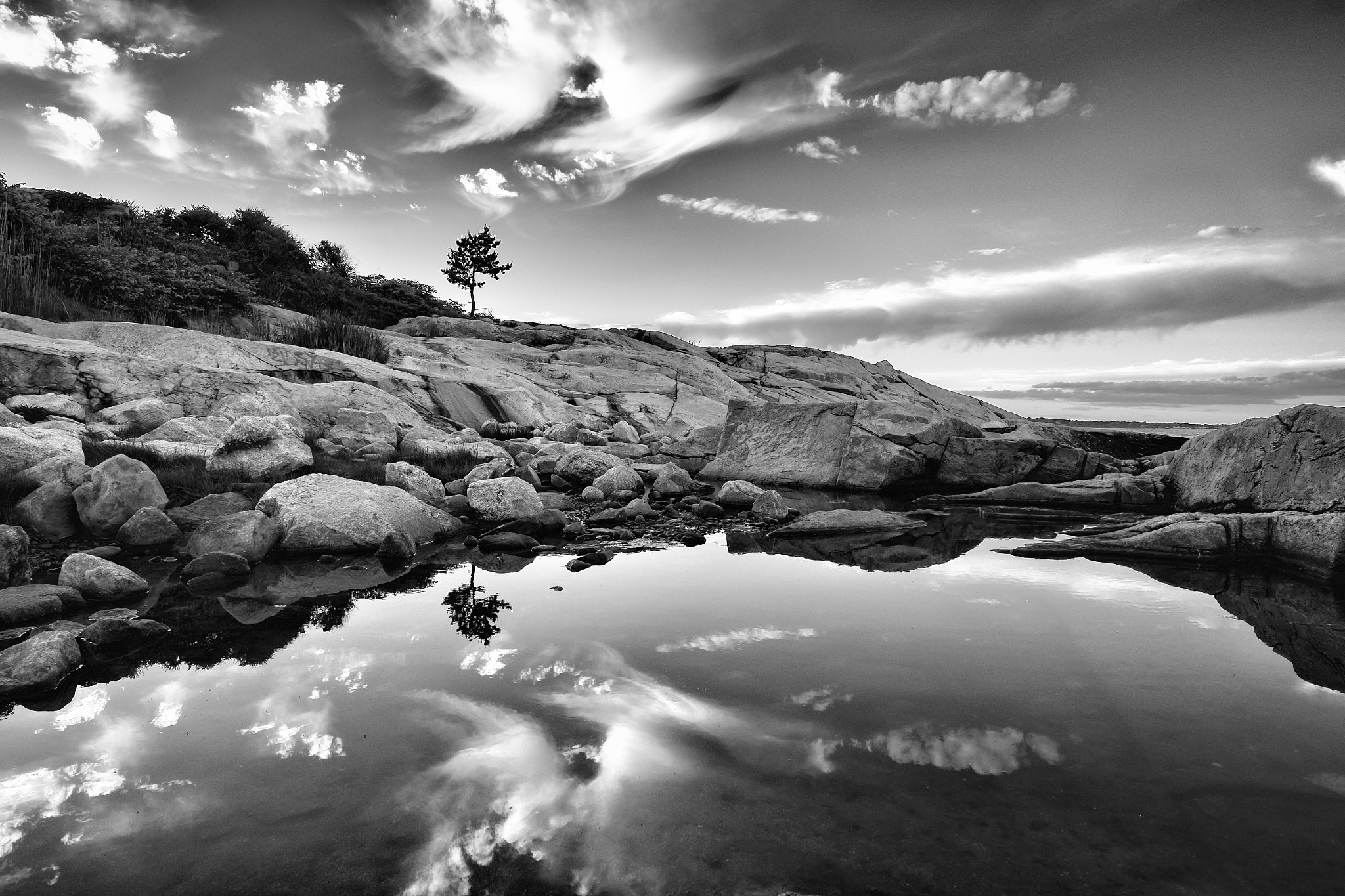 Fujifilm X-Pro1 + Fujifilm XF 14mm F2.8 R sample photo. Reflections in a tidal pool photography
