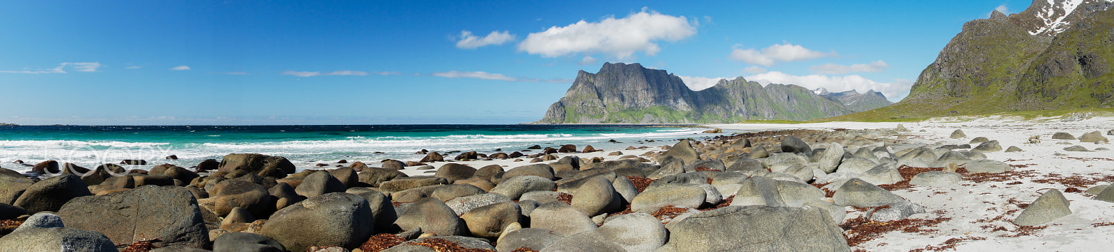 Sony E 18-200mm F3.5-6.3 OSS sample photo. The beach of utakleiv, lofoten photography