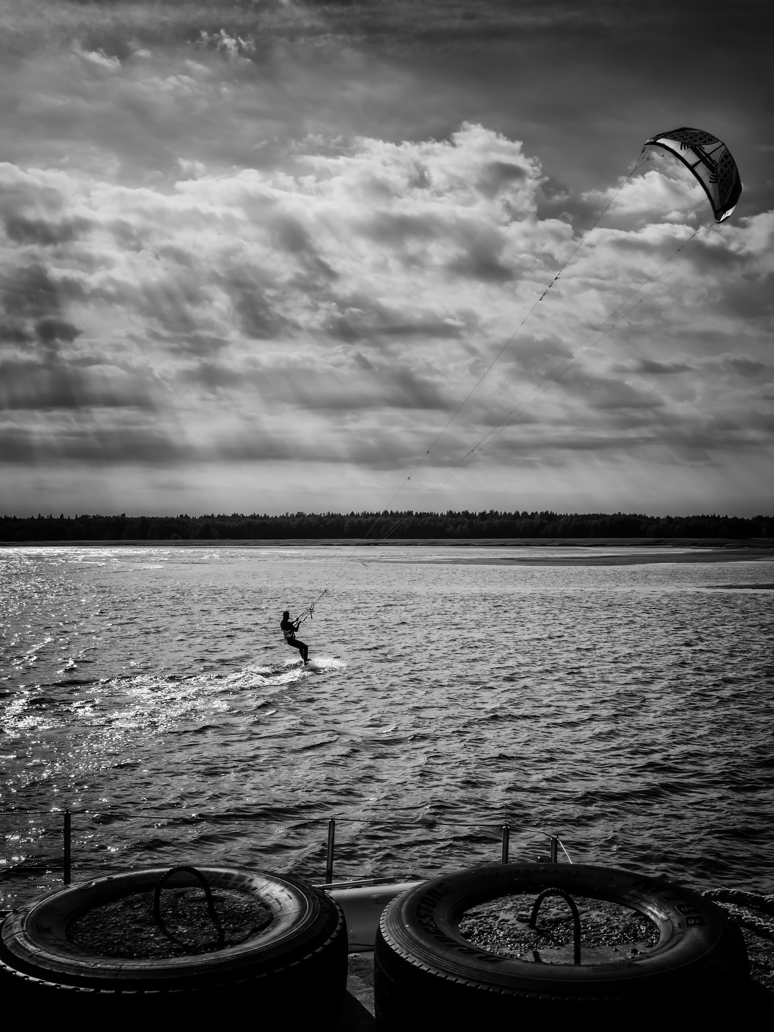 Nikon D5500 + Sigma 24-105mm F4 DG OS HSM Art sample photo. Kitesurfer | vergi sadam, estonia (2015) photography