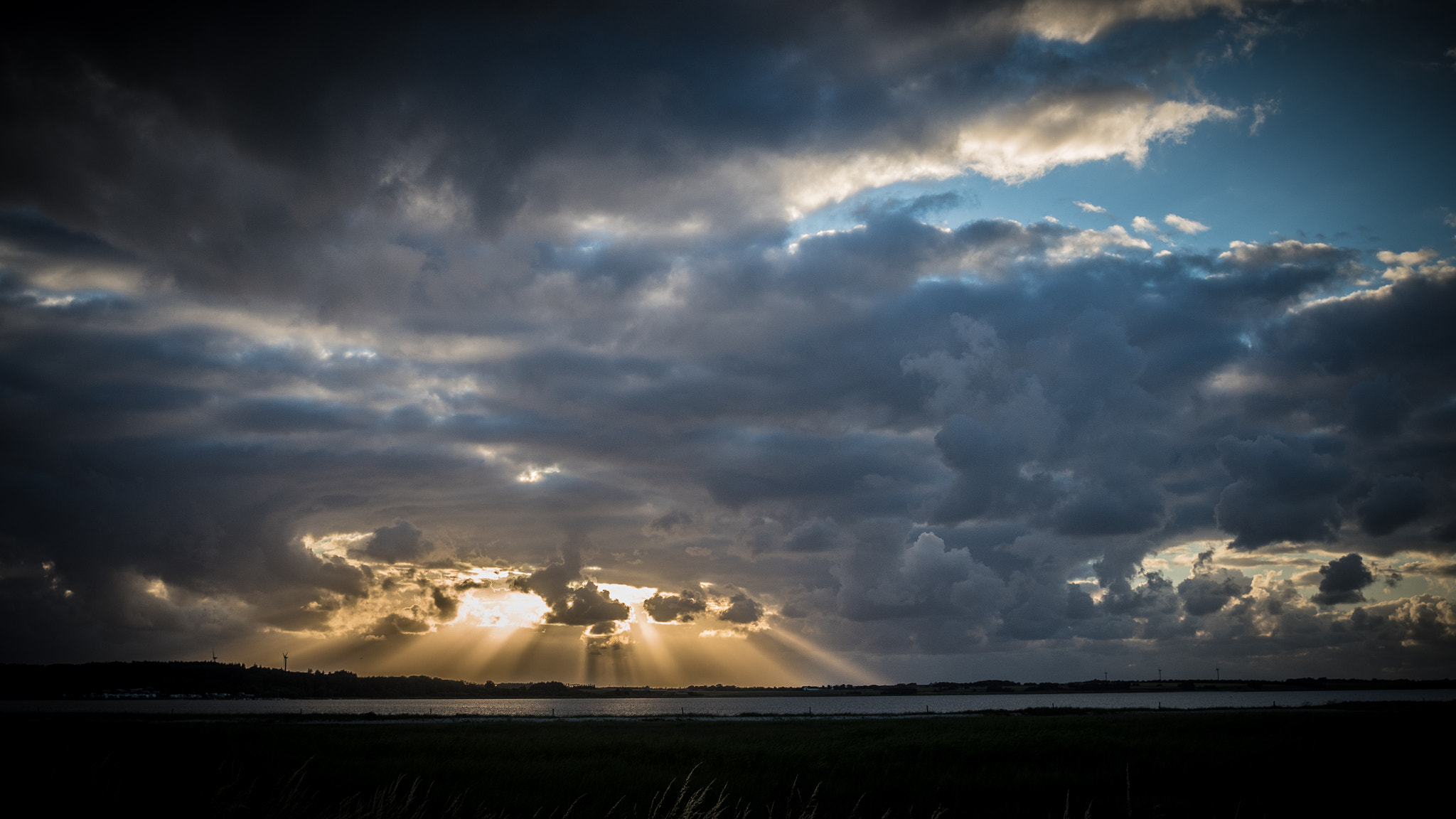 Olympus OM-D E-M5 II + Sigma 19mm F2.8 EX DN sample photo. The storm... photography