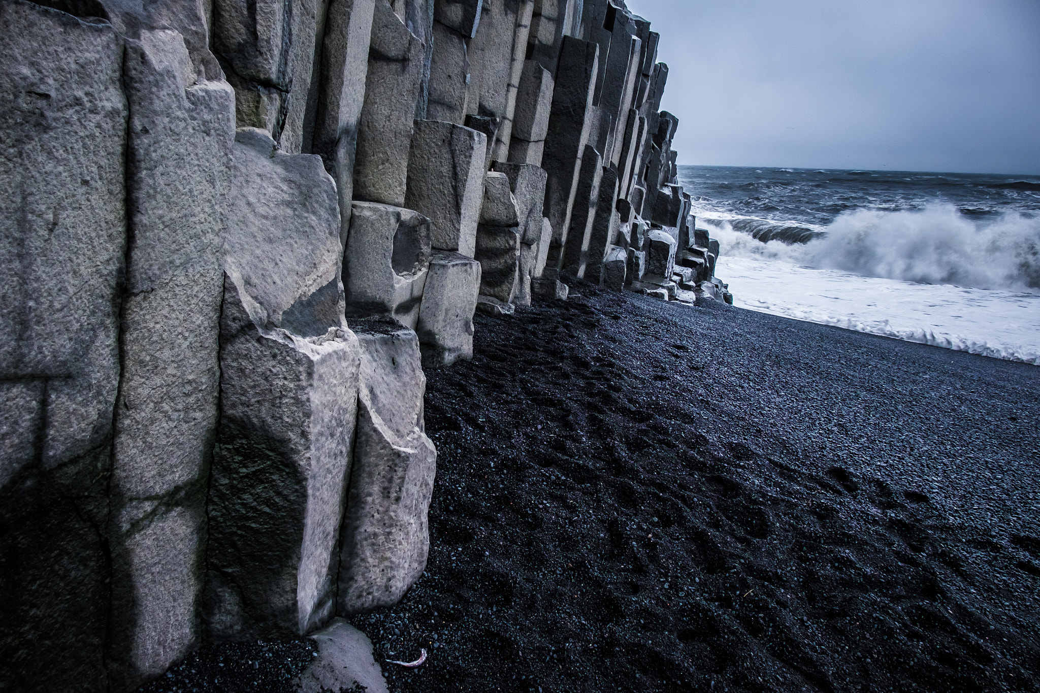 Fujifilm X-E2 + Fujifilm XF 18-135mm F3.5-5.6 R LM OIS WR sample photo. The wall photography