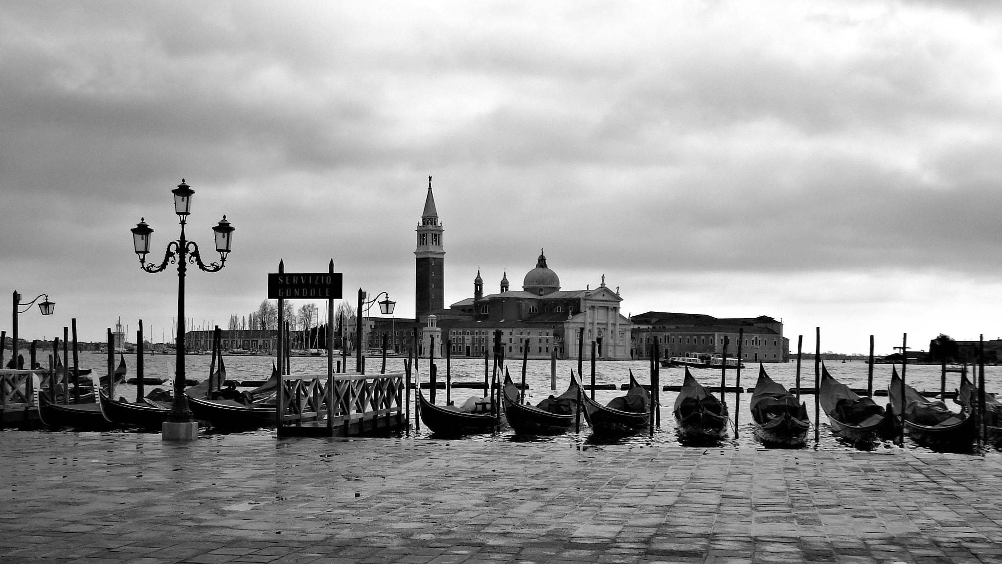 Sony DSC-W70 sample photo. Piazza san marco photography