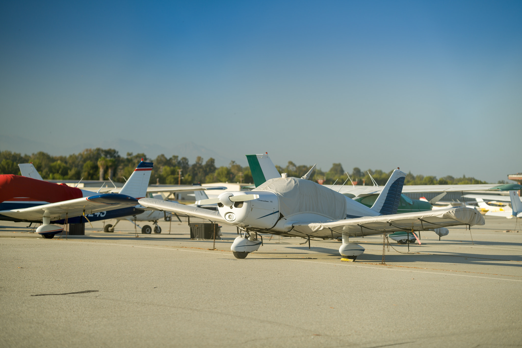 ZEISS Otus 85mm F1.4 sample photo. Airport photography