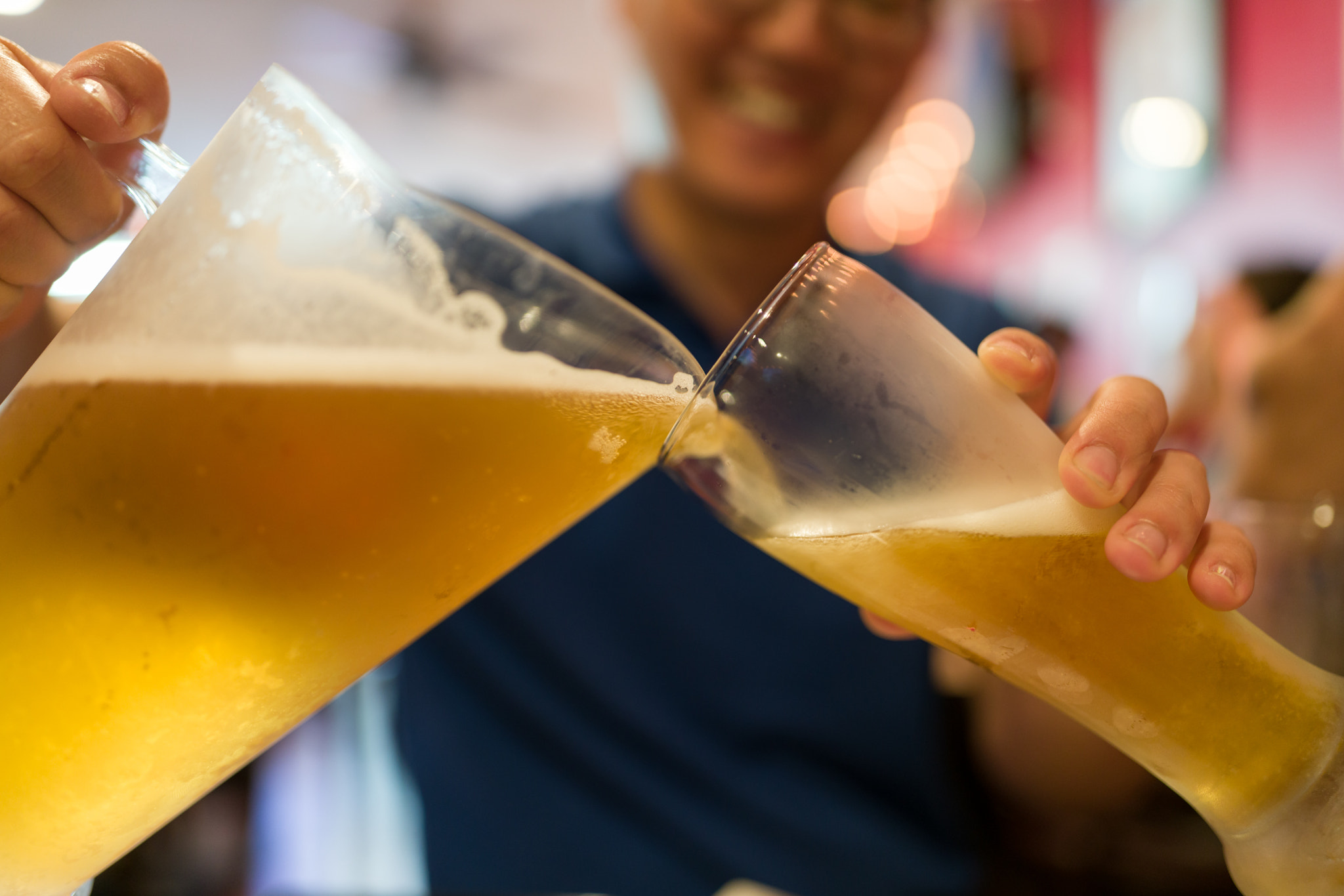 ZEISS Otus 28mm F1.4 sample photo. Beer photography