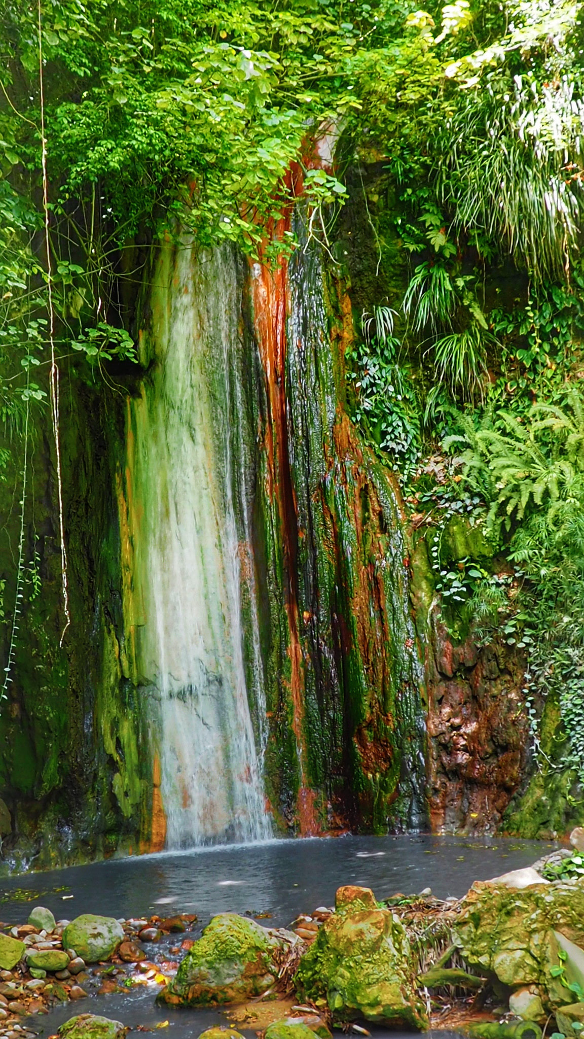 Olympus OM-D E-M5 II + OLYMPUS M.12-50mm F3.5-6.3 sample photo. Sulfur waterfall photography