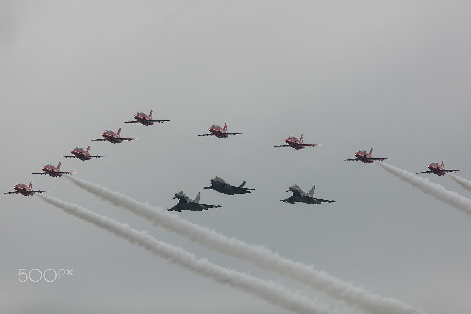 Canon EF 600mm F4L IS II USM sample photo. Red arrows lead the f35 flanked by two typhoons photography