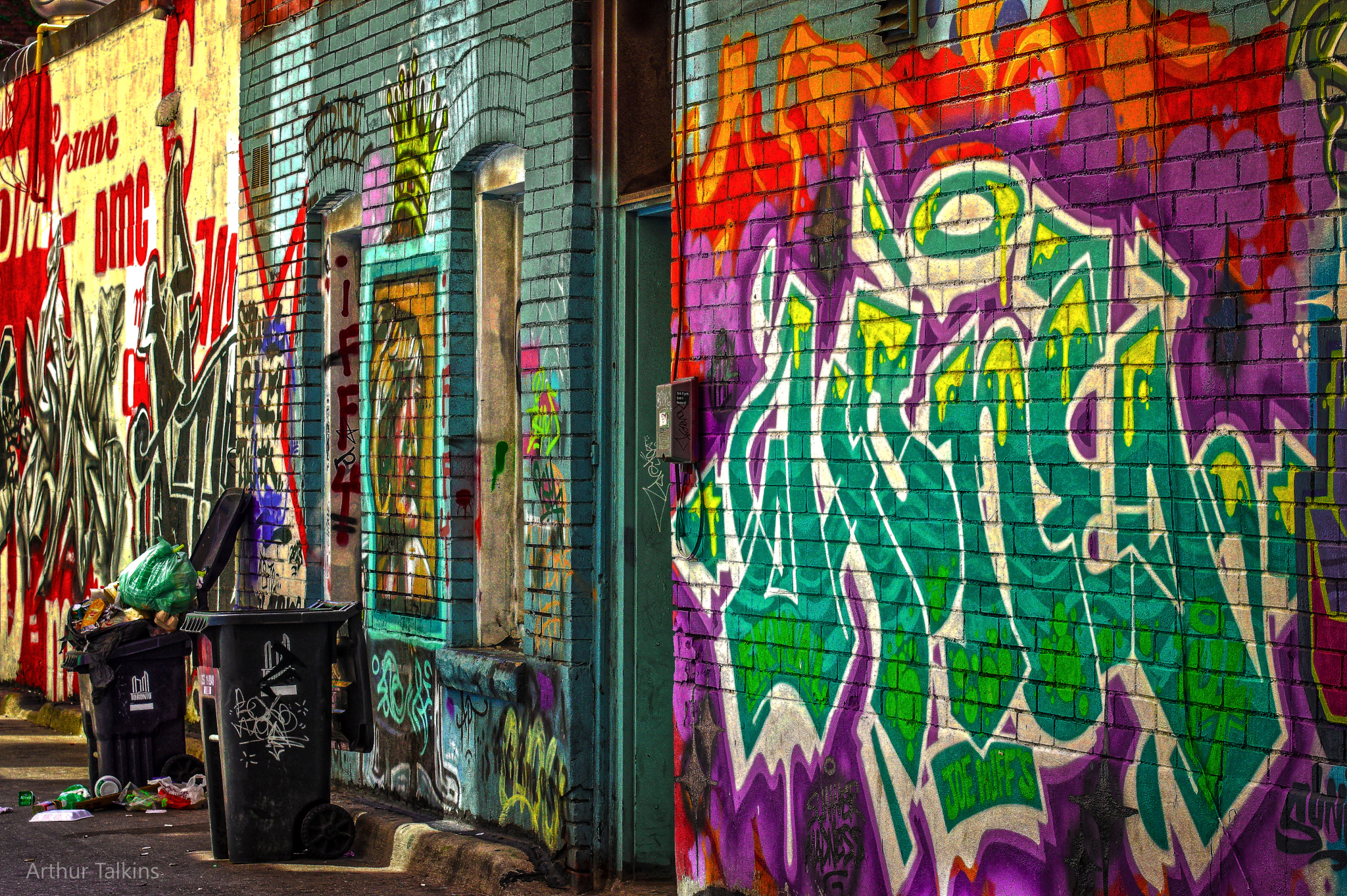Sigma 70-200mm F2.8 EX DG Macro HSM II sample photo. Urban decay...or, just grafitti walls..? photography