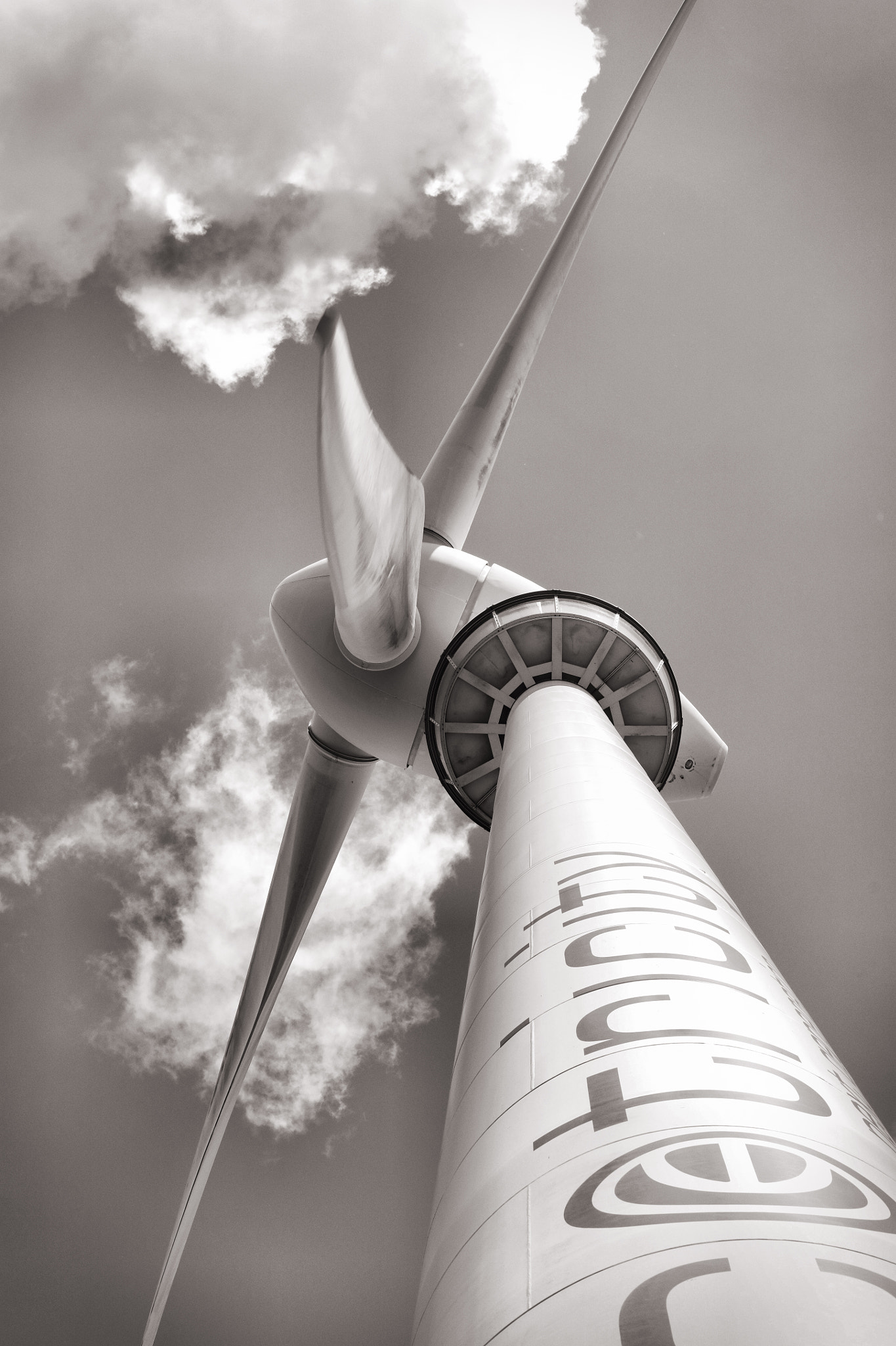 Canon EF 70-300mm F4-5.6L IS USM sample photo. Wind turbine photography