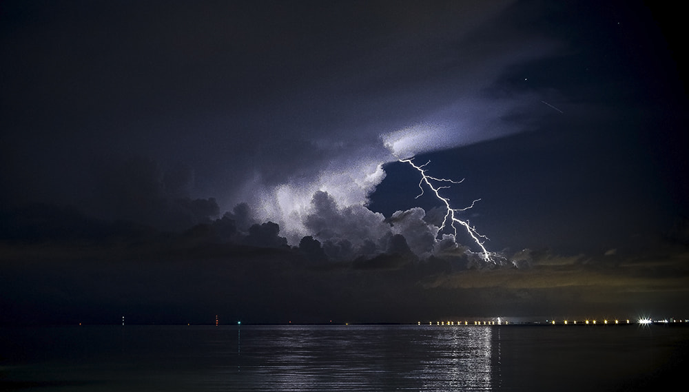Canon EOS 7D + Canon EF 35-350mm F3.5-5.6L USM sample photo. One of the more recent lightning shots taken from st. pete's north shore park. photography