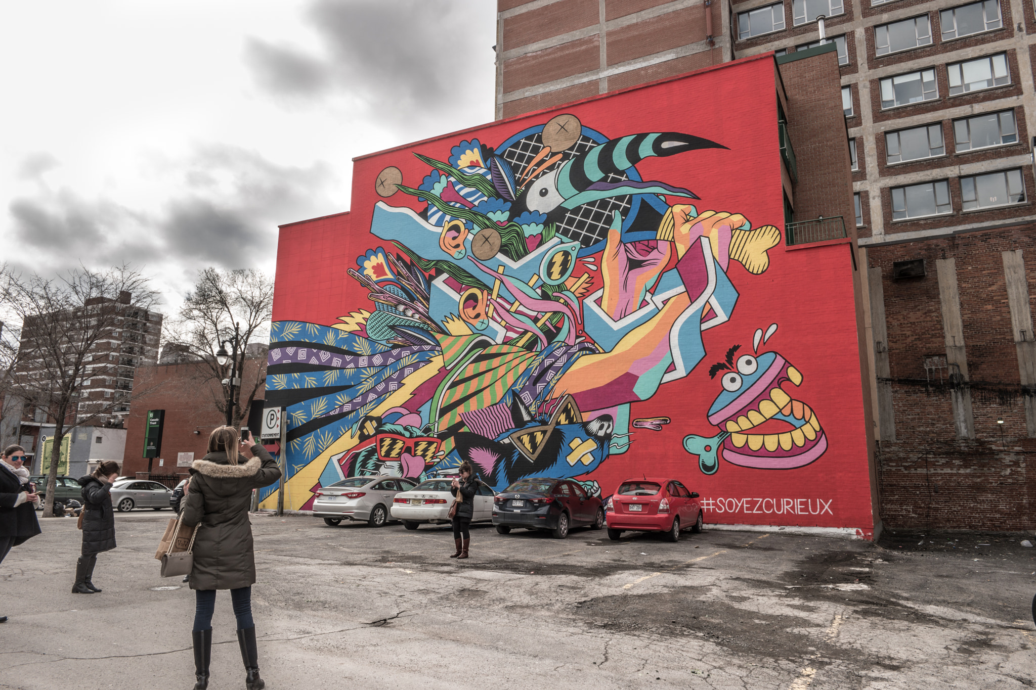 Samsung NX500 + Samsung NX 16mm F2.4 Pancake sample photo. Montreal street art mural # photography