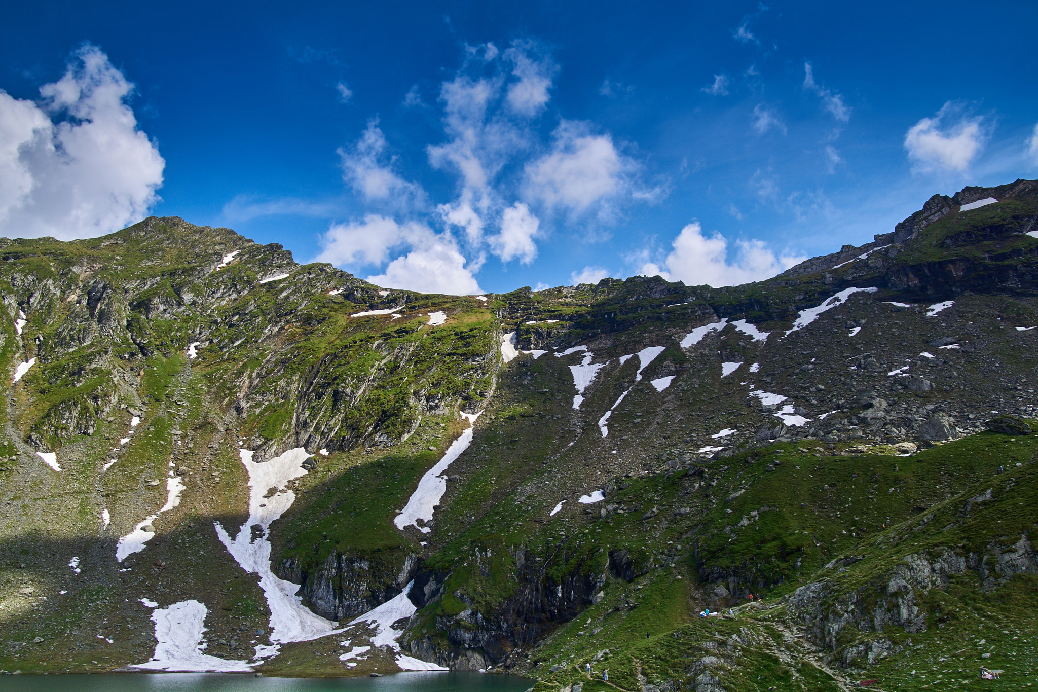 Sony ILCA-77M2 + DT 18-270mm F3.5-6.3 SSM sample photo. Balea lac in carpathian, romania photography