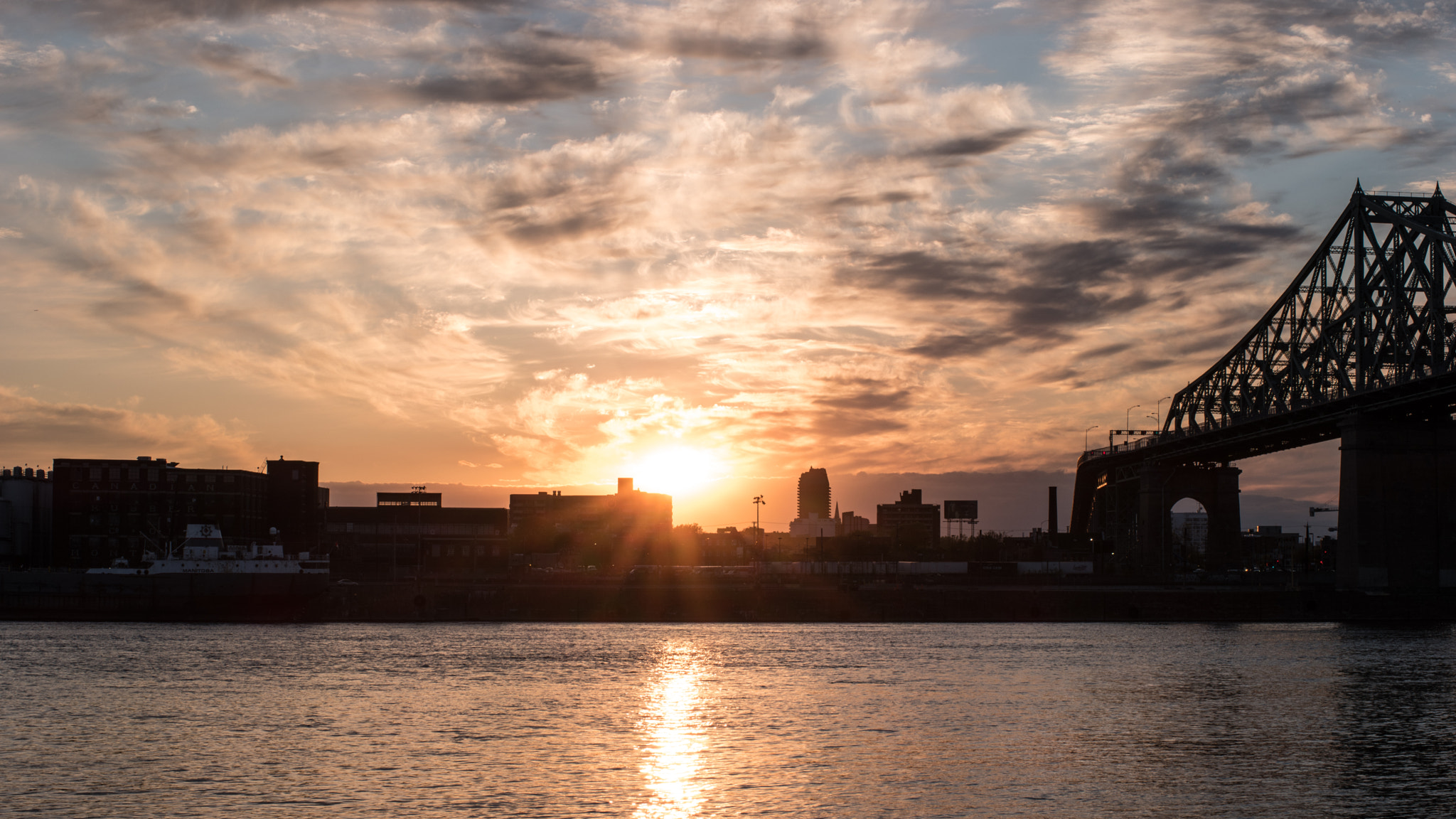 Samsung NX500 + Samsung NX 45mm F1.8 sample photo. Montreal jacque cartier bridge at sunset # photography