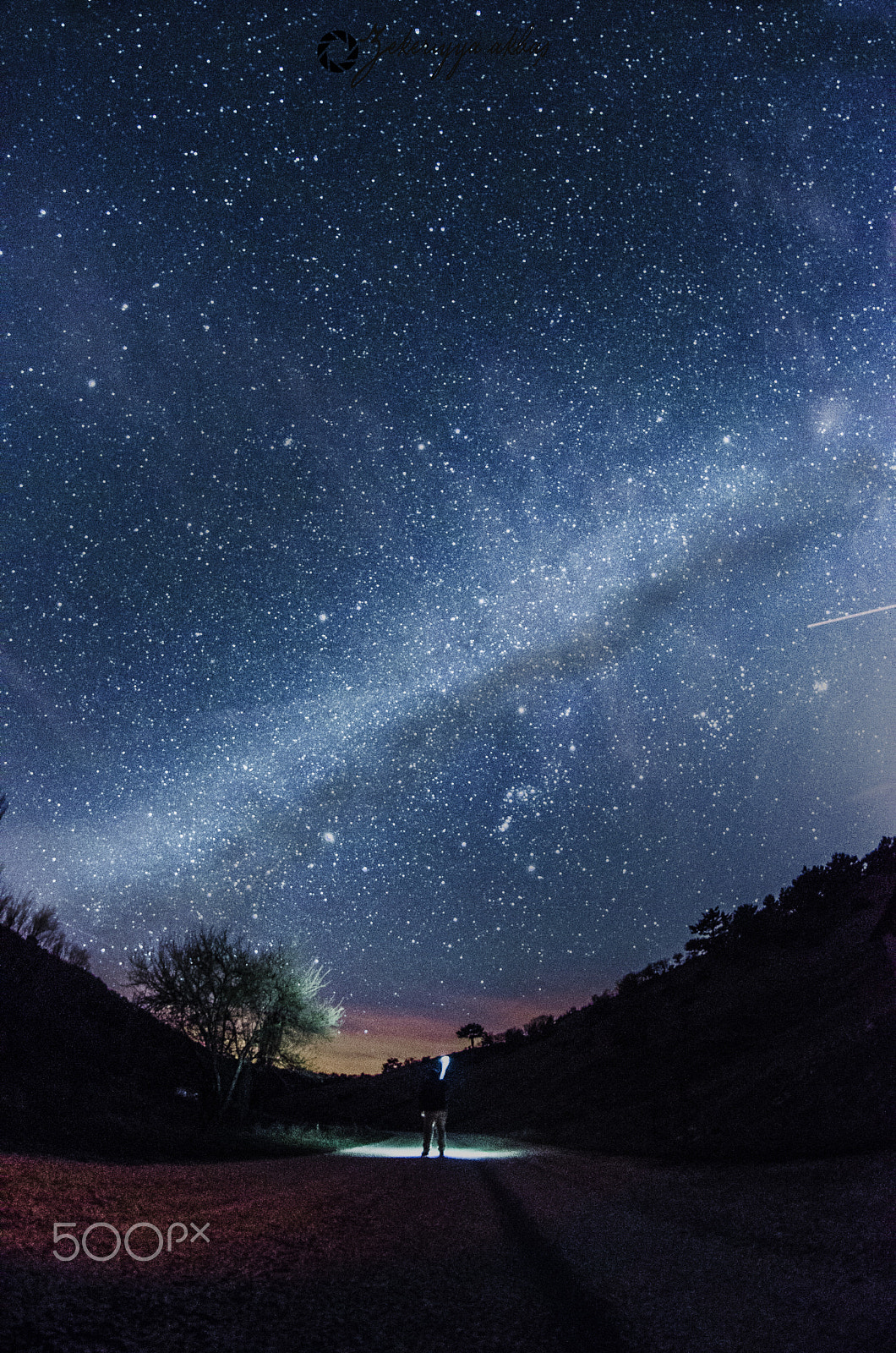 Nikon D7000 + Samyang 8mm F3.5 Aspherical IF MC Fisheye sample photo. Light path photography
