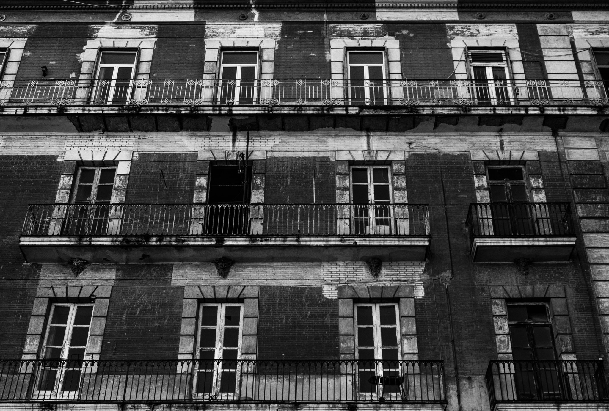 Sony SLT-A68 sample photo. Ghost house photography