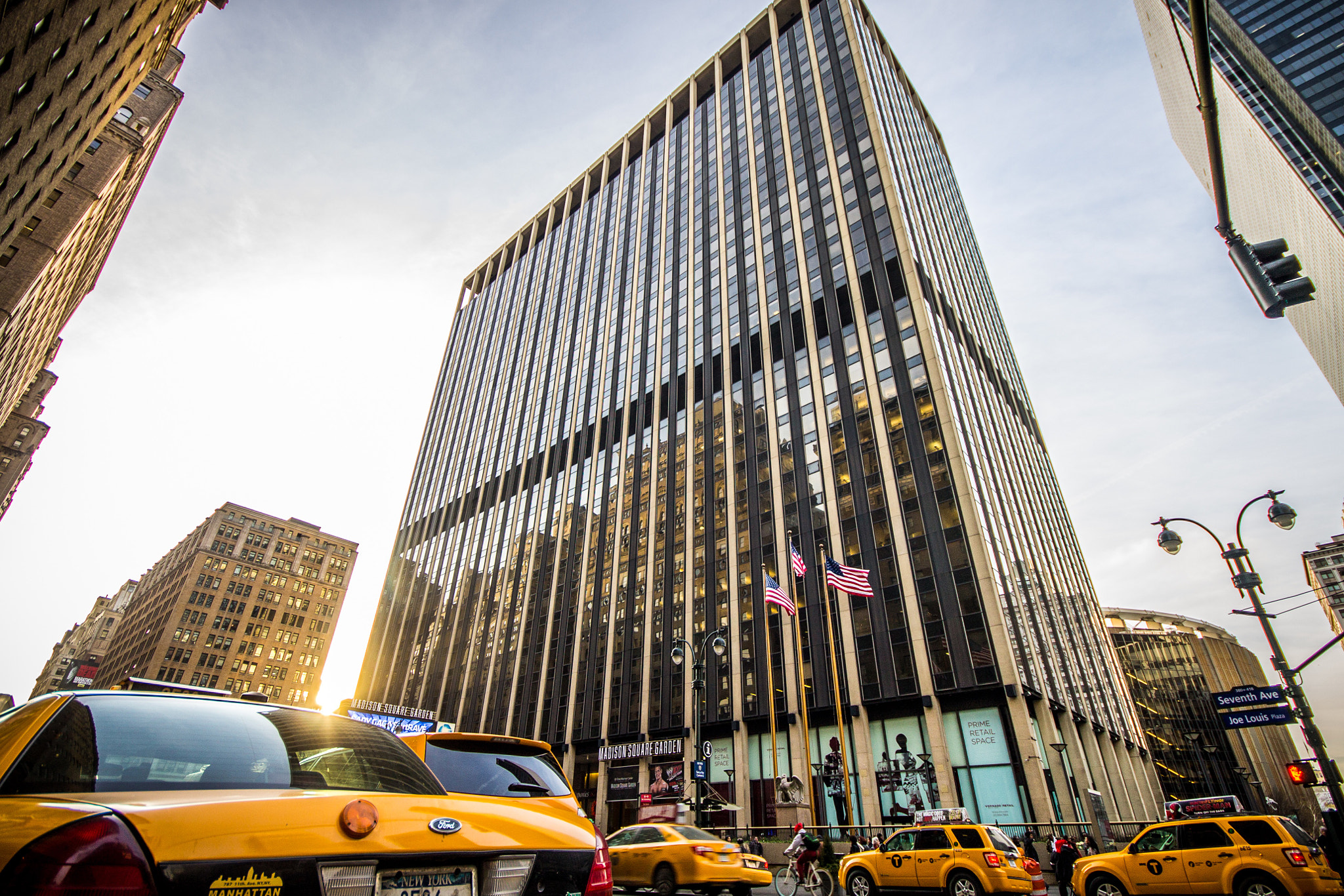 Canon EOS 1100D (EOS Rebel T3 / EOS Kiss X50) + Sigma 10-20mm F4-5.6 EX DC HSM sample photo. Nyc cabs. photography