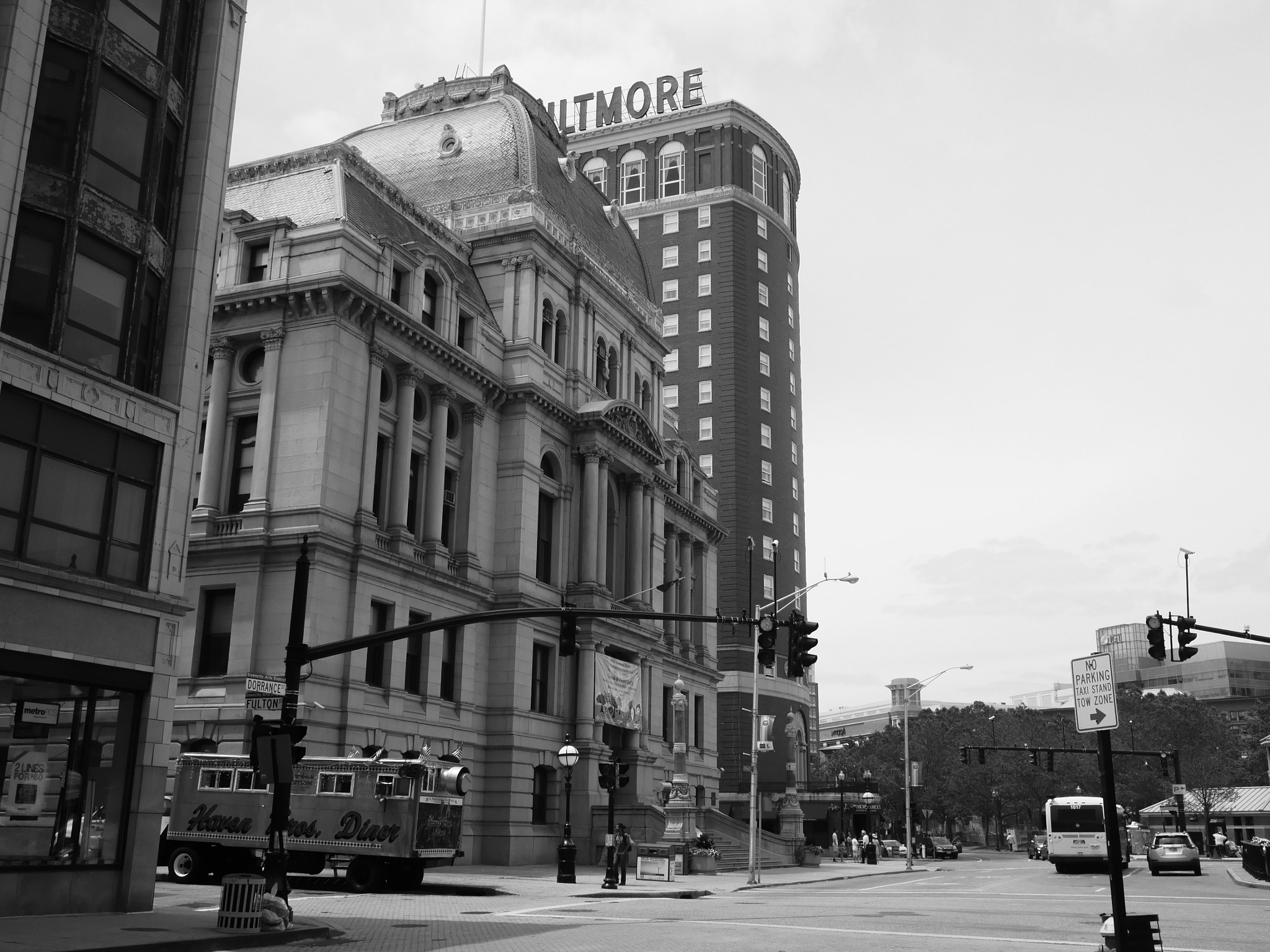 Panasonic Lumix DMC-GH4 + Olympus M.Zuiko Digital 17mm F1.8 sample photo. Kennedy plaza view in providence photography