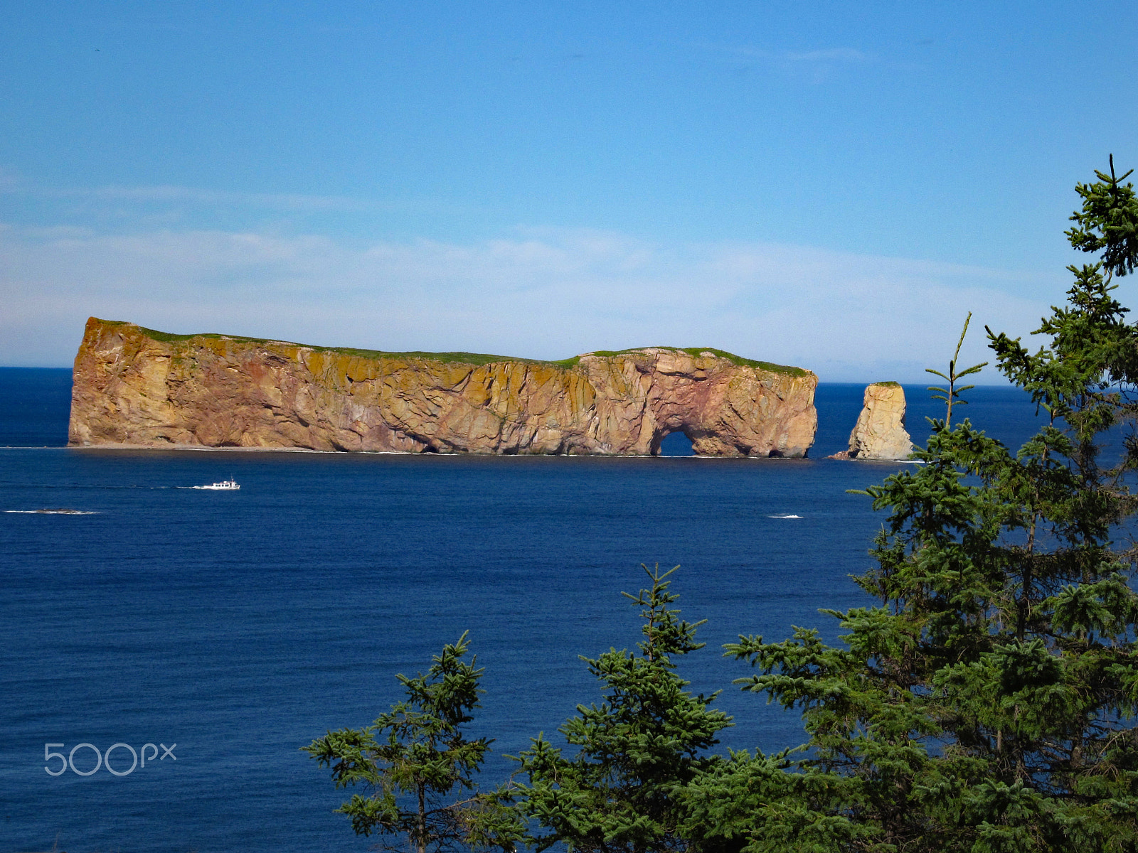 Canon PowerShot SD1300 IS (IXUS 105 / IXY 200F) sample photo. Percé rock in the gulf of the st. lawrence photography