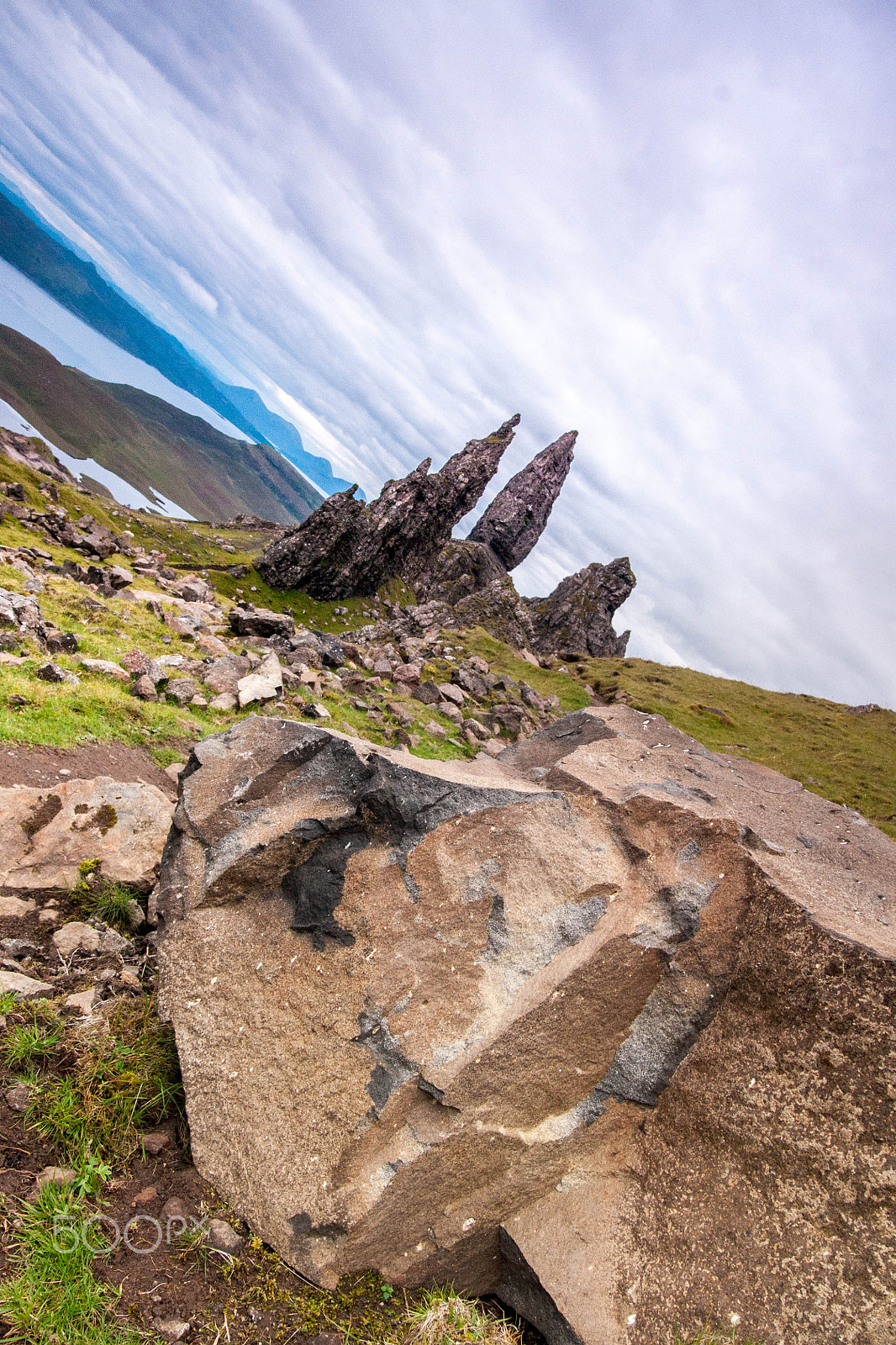 Sony Alpha DSLR-A700 + Sigma 17-70mm F2.8-4.5 (D) sample photo. The old man of storr photography