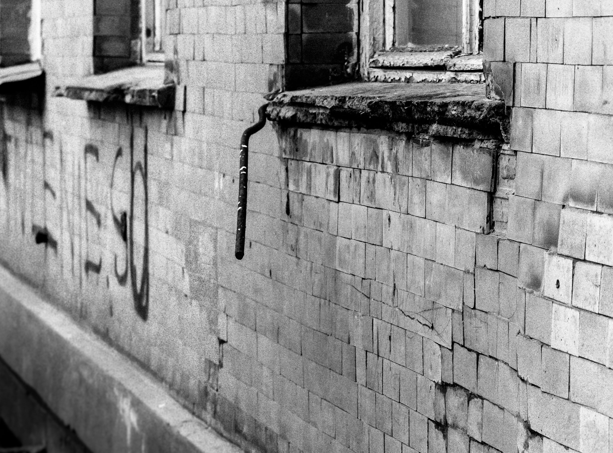 Canon EOS 450D (EOS Rebel XSi / EOS Kiss X2) sample photo. Broken point photography