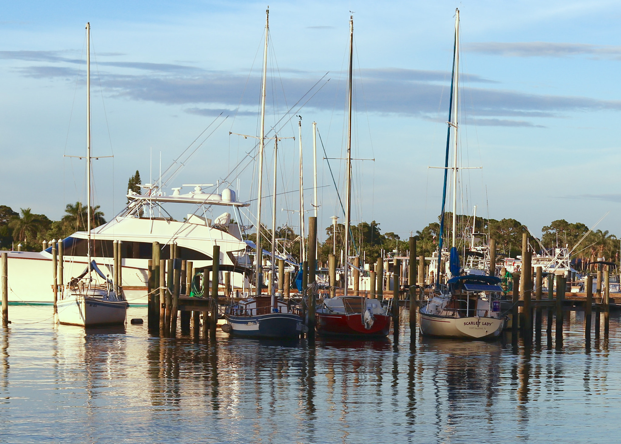 Canon EOS 5DS + Canon EF 35mm F2 IS USM sample photo. Boat dock photography