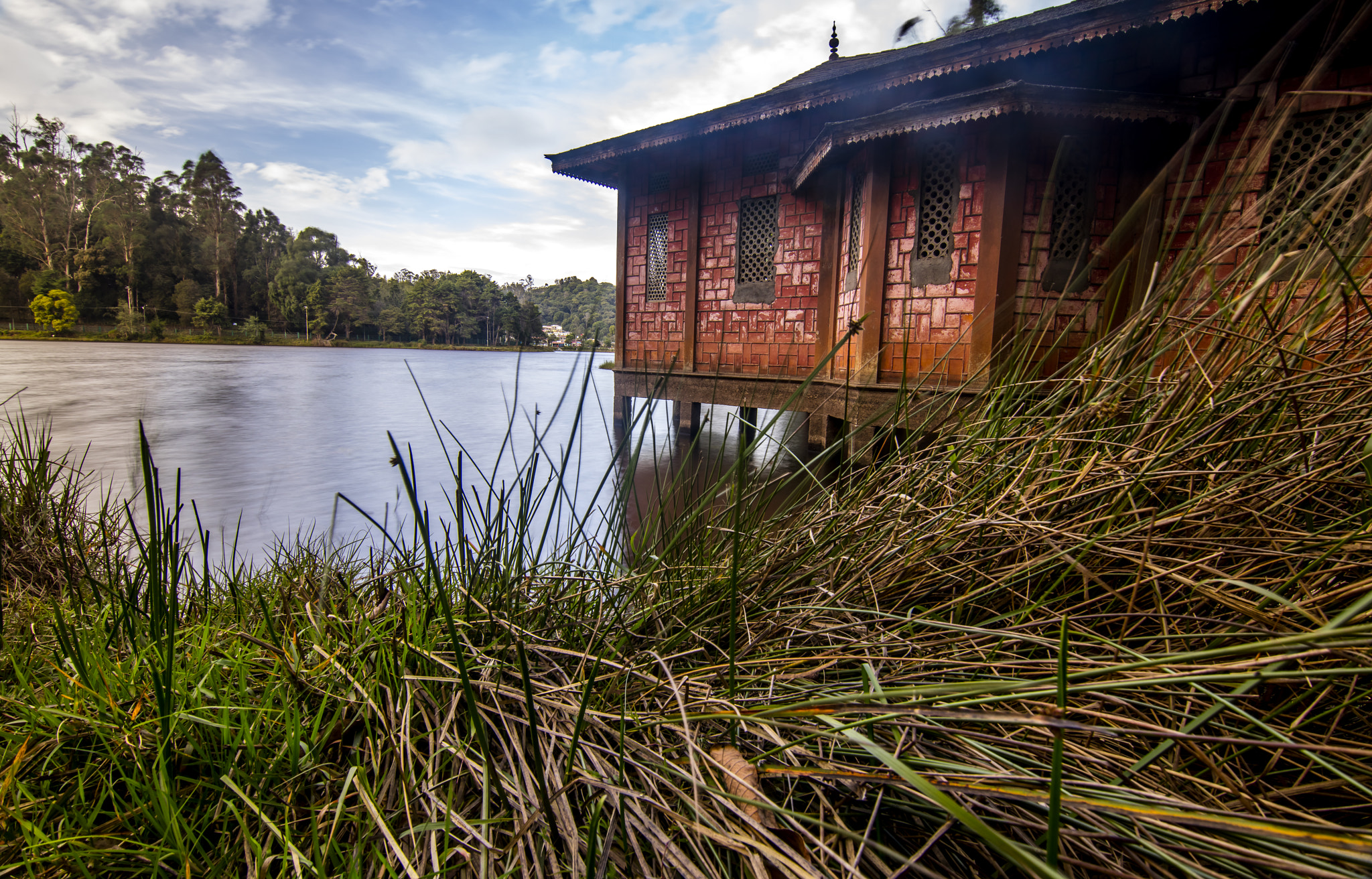Canon EOS 5DS R sample photo. Lake cabin photography