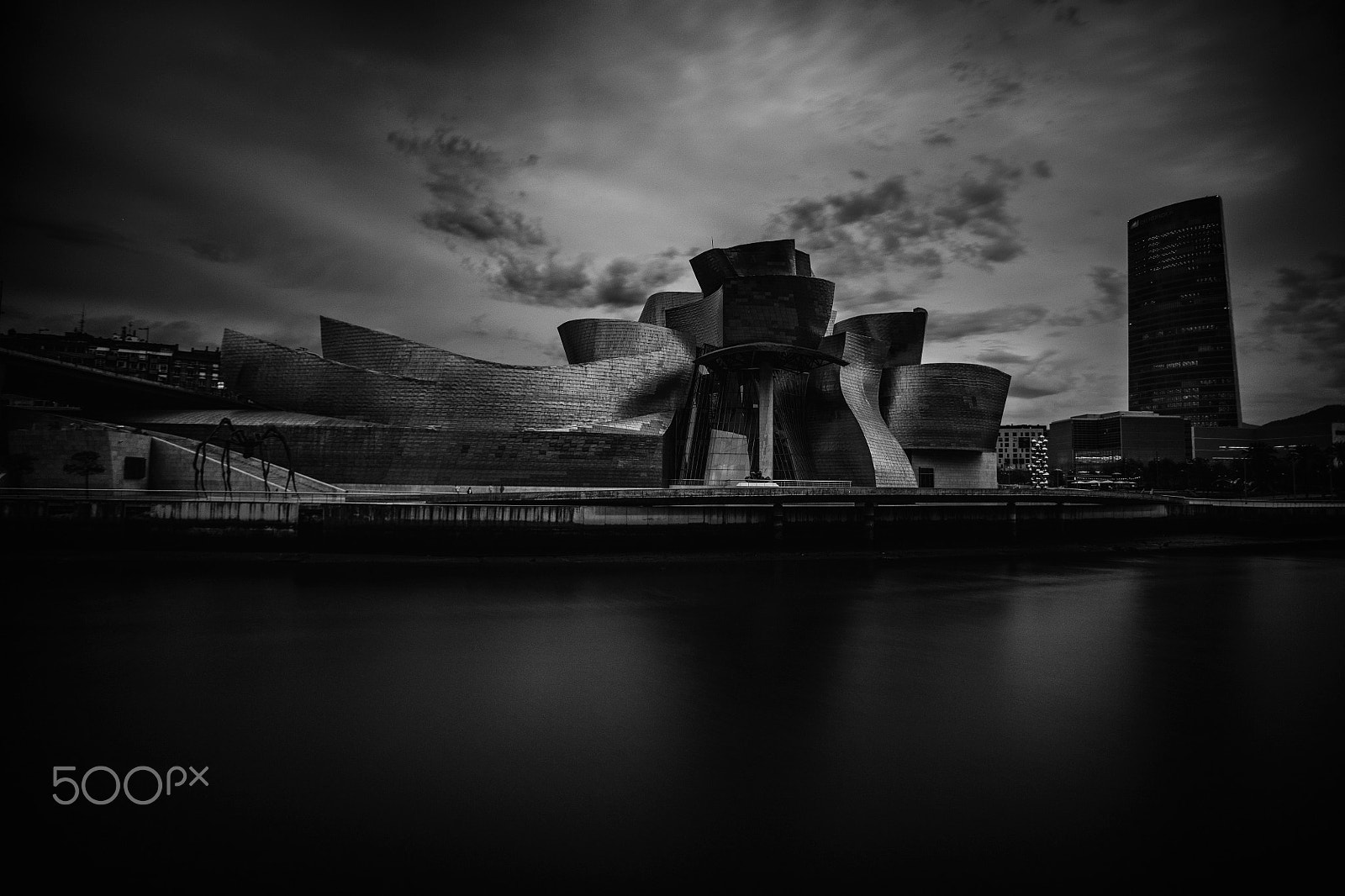 Canon EOS 5DS + Canon EF 17-40mm F4L USM sample photo. Dark city photography