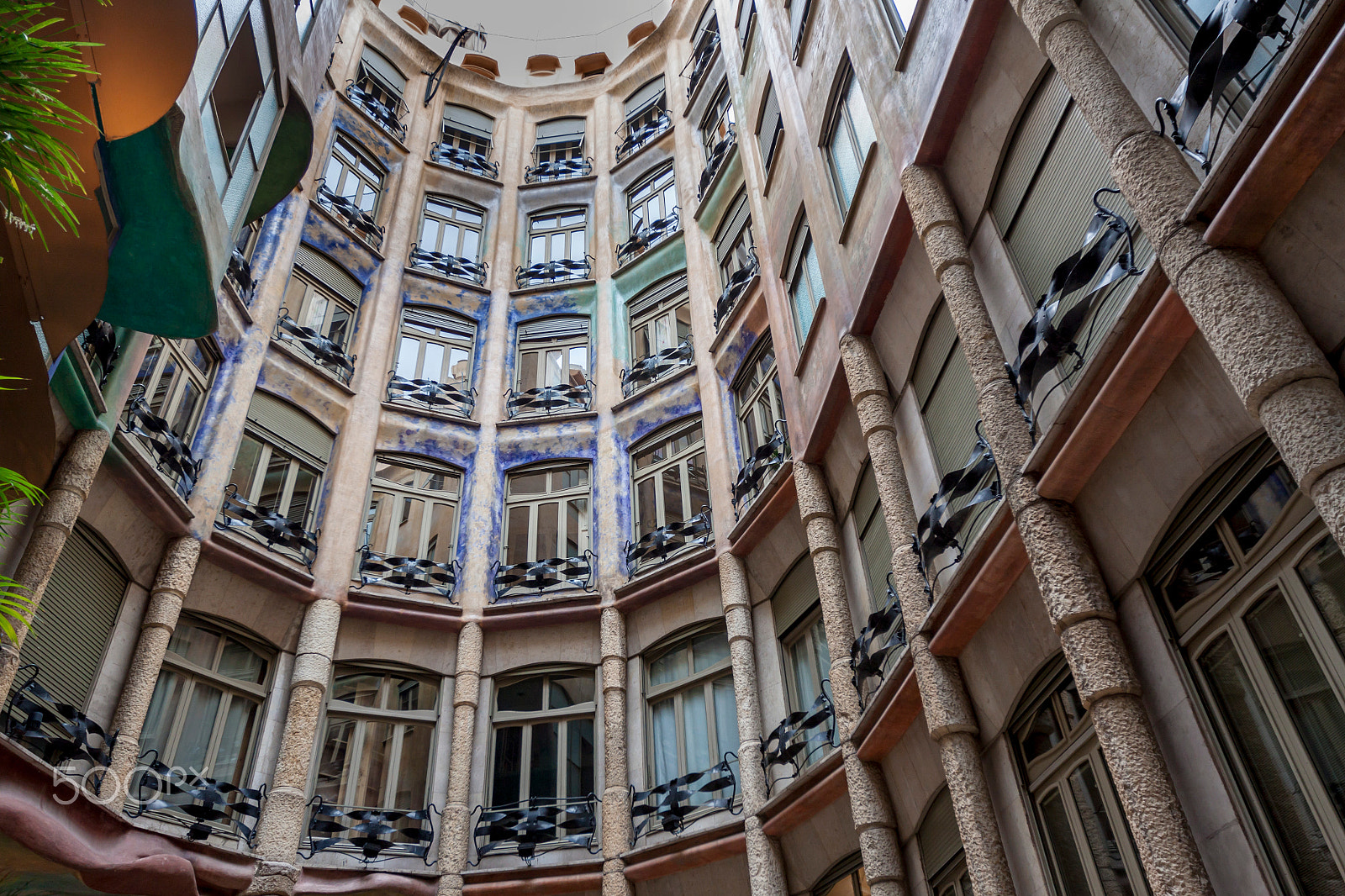 Canon EF 16-35mm F2.8L II USM sample photo. Barcelona gaudi photography