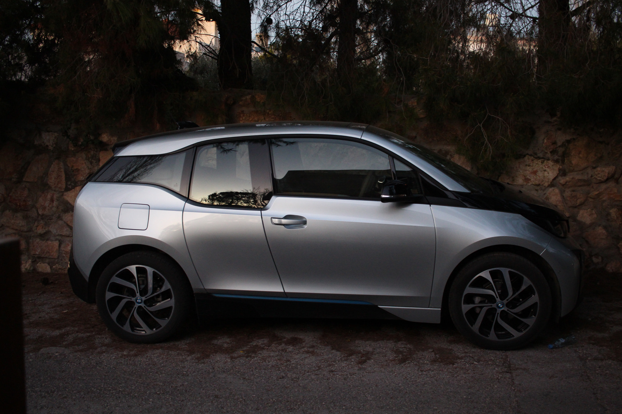 Canon EF-S 24mm F2.8 STM sample photo. Bmw i3 photography