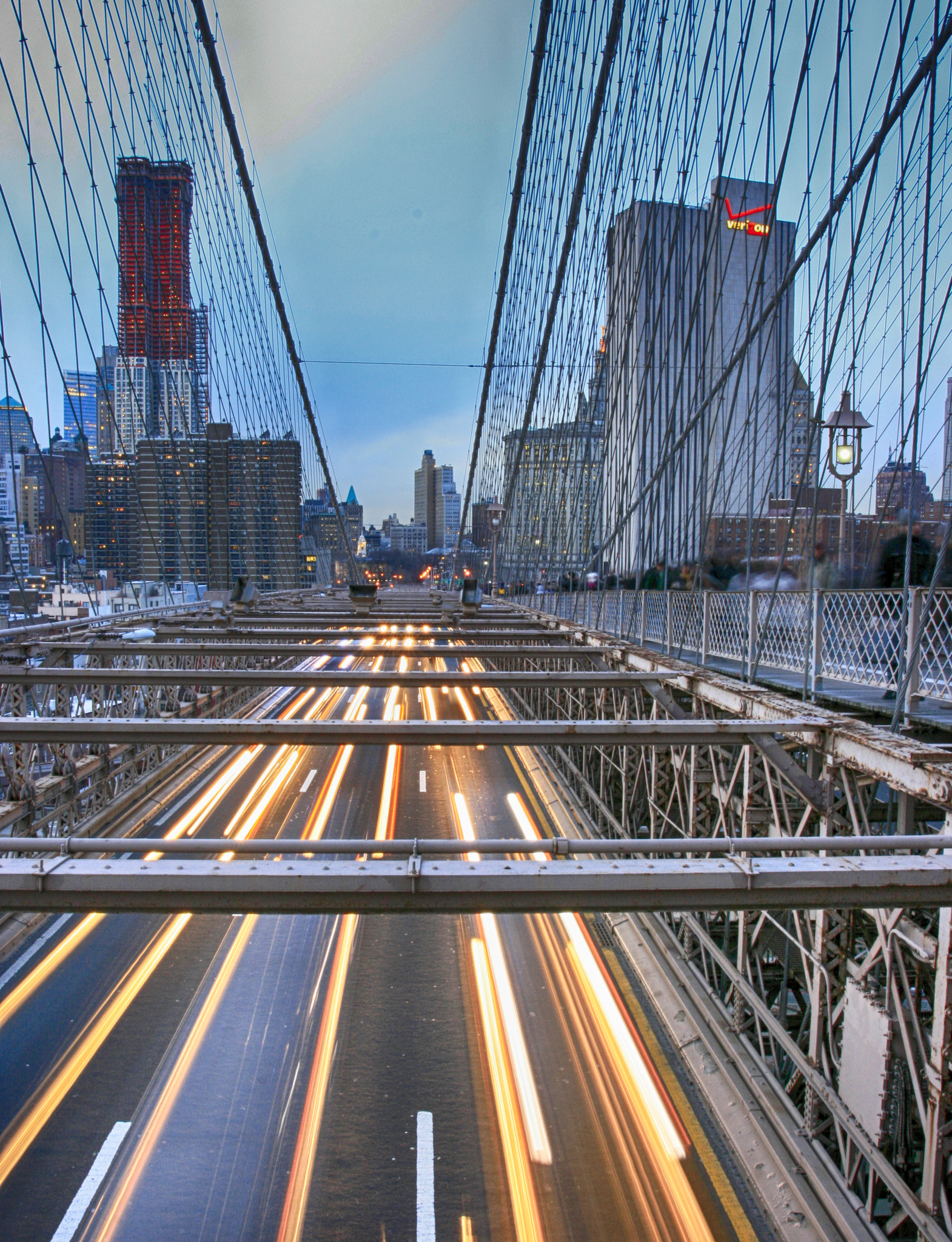 Canon EOS 400D (EOS Digital Rebel XTi / EOS Kiss Digital X) sample photo. Traffic over brooklyn bridge, nyc photography