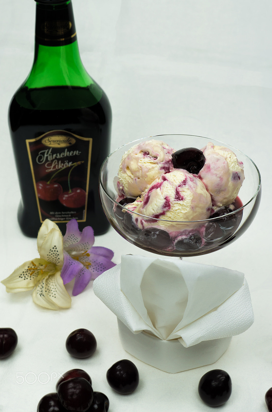 Sony ILCA-77M2 + Sony DT 35mm F1.8 SAM sample photo. Ice cream photography