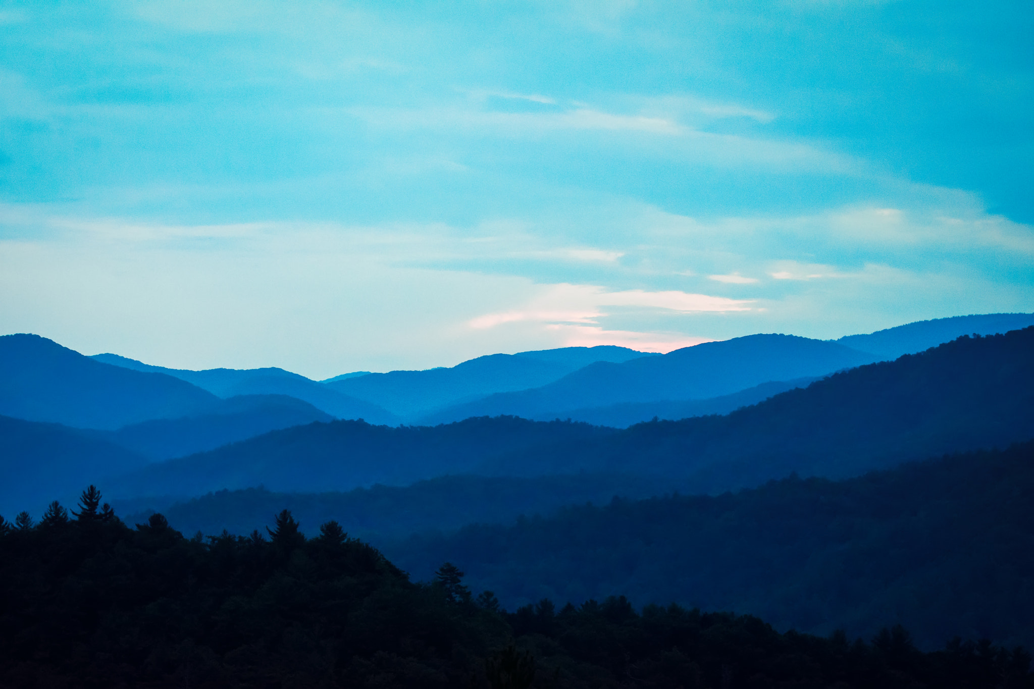 Nikon AF-S Nikkor 70-200mm F4G ED VR sample photo. Mountain waves photography