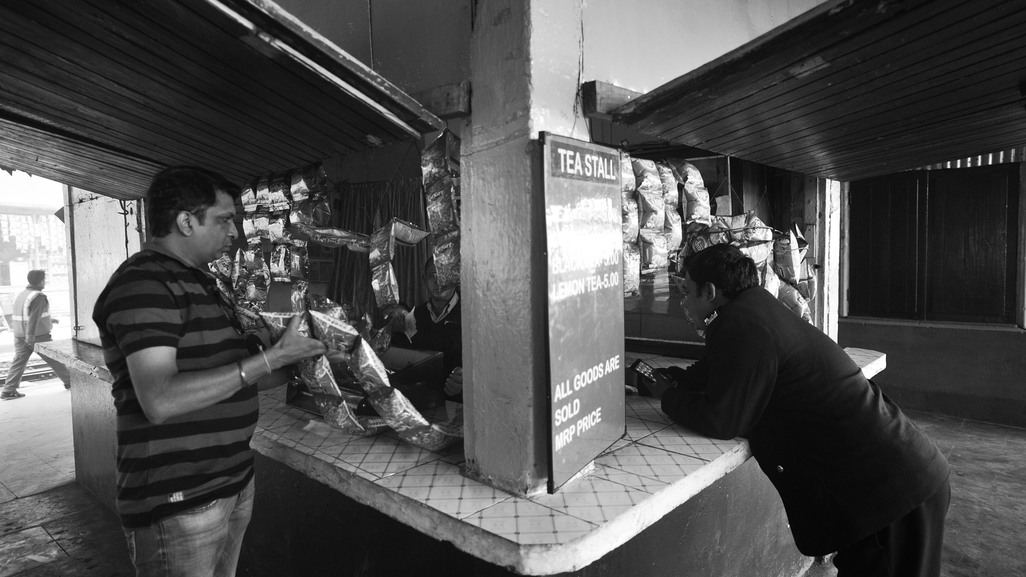 Nikon D3S sample photo. Station kiosk photography