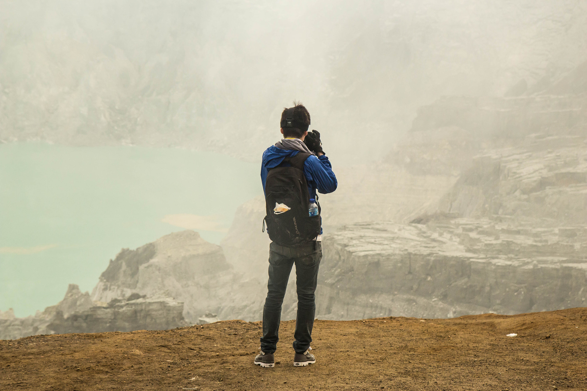 Canon EOS 100D (EOS Rebel SL1 / EOS Kiss X7) + Canon EF-S 17-55mm F2.8 IS USM sample photo. Ijen crater photography