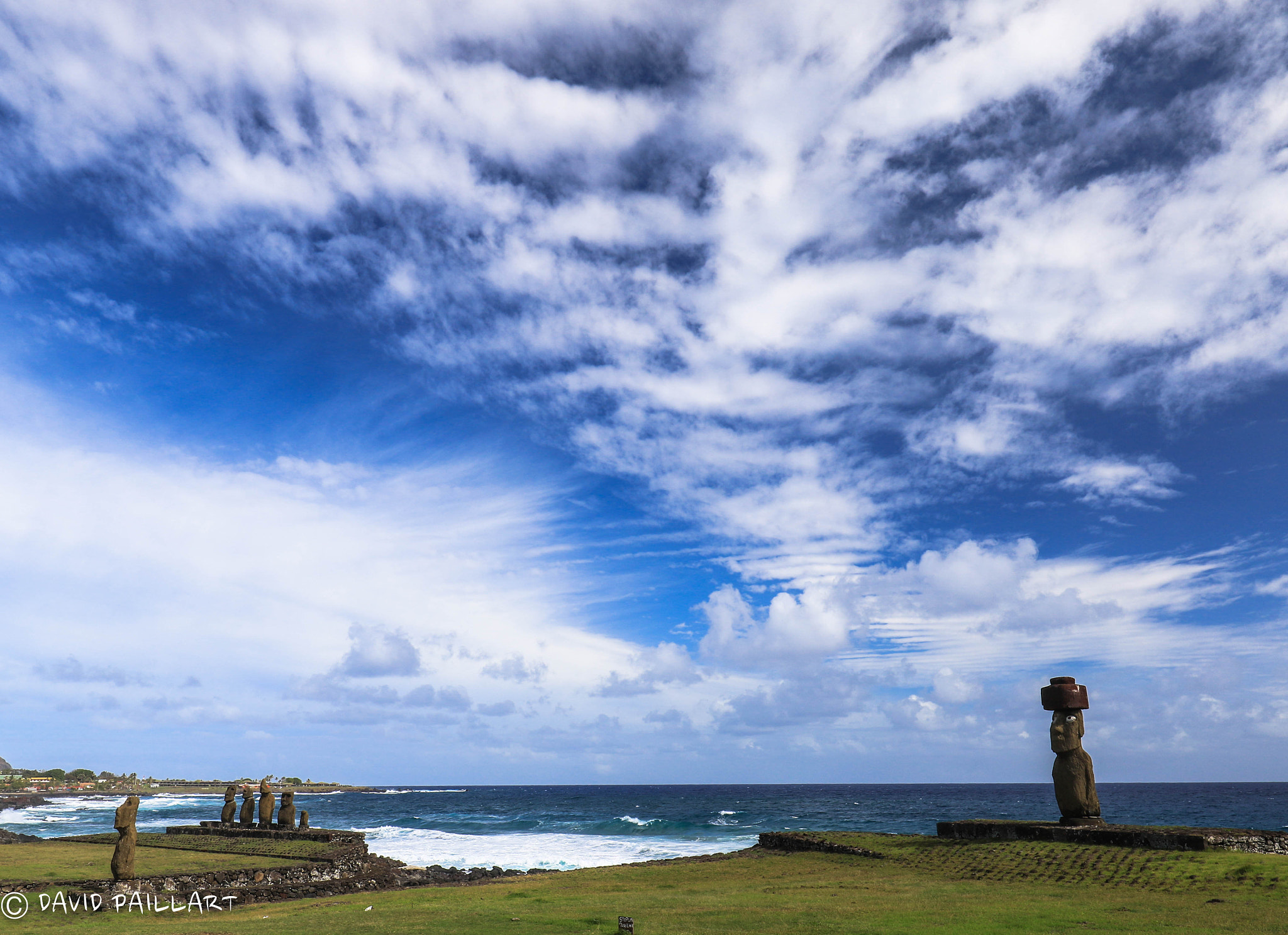 Canon EF 16-35mm F4L IS USM sample photo. Moaïs - ile de paques photography