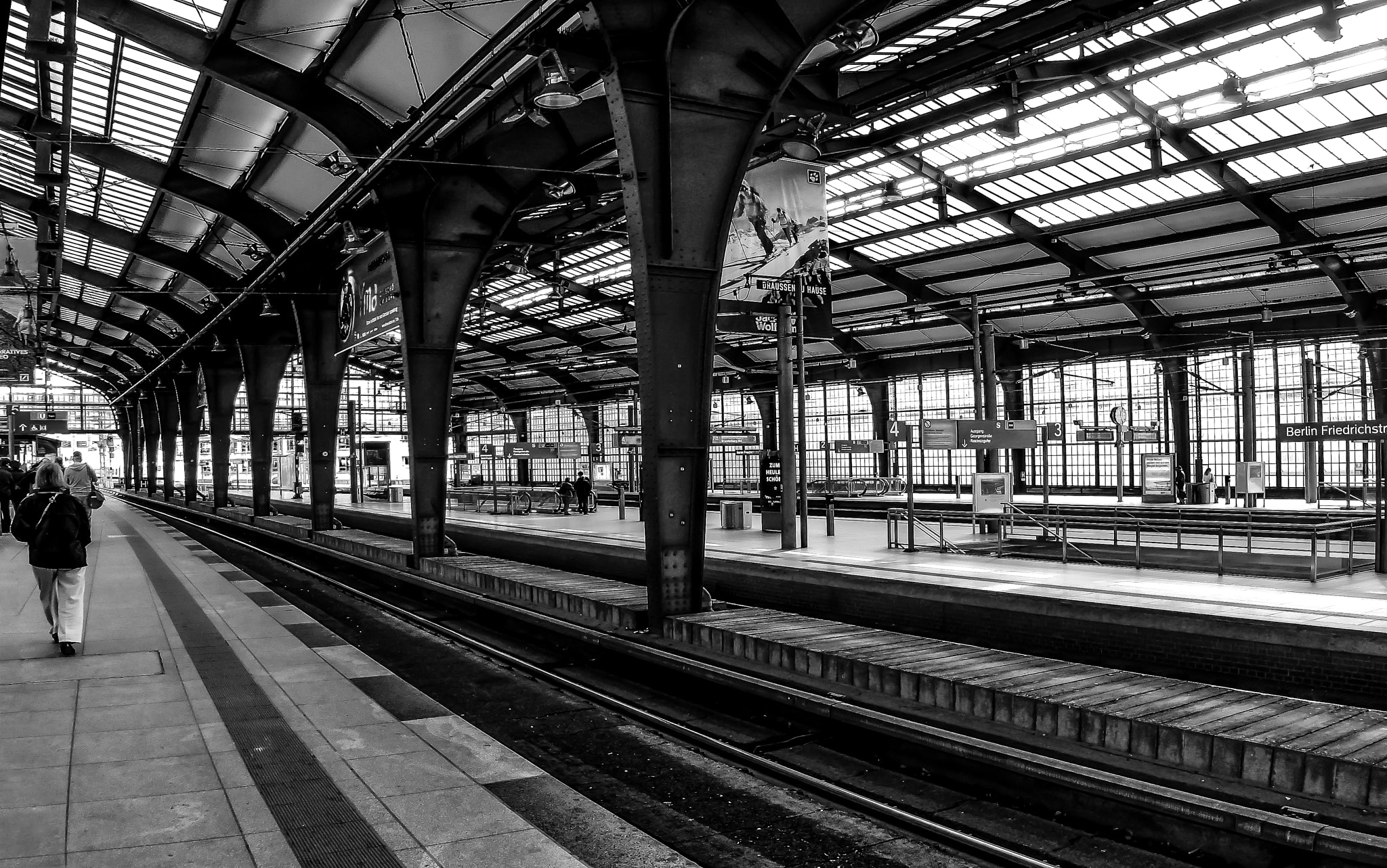 Sony DSC-WX5 sample photo. Railway station in berlin photography