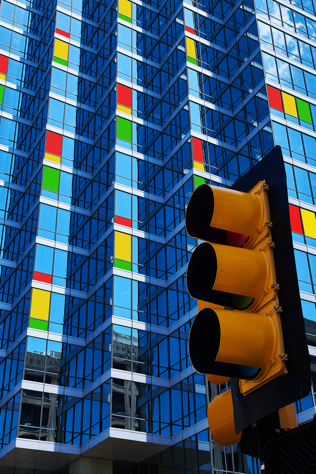 ZEISS Touit 32mm F1.8 sample photo. Stoplight photography