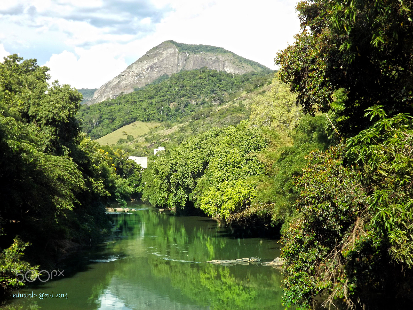Fujifilm FinePix S3300 sample photo. Rio castelo dentro da cidade. photography