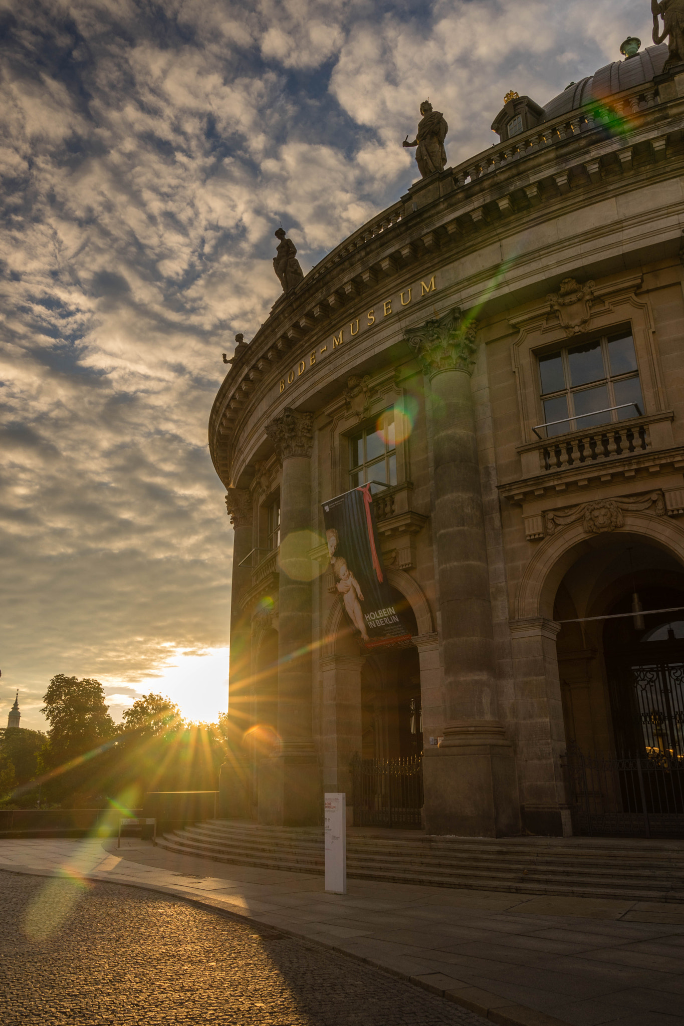 Sony FE 24-70mm F2.8 GM sample photo. Sunrise in berlin photography