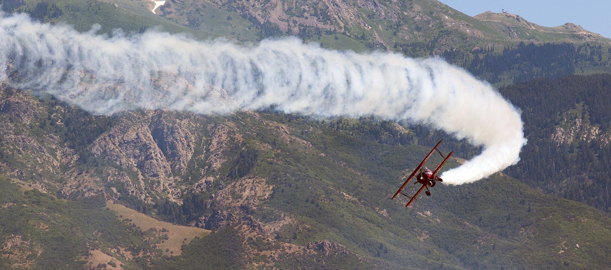 AF-S Zoom-Nikkor 80-200mm f/2.8D IF-ED sample photo. Jet powered biplane photography
