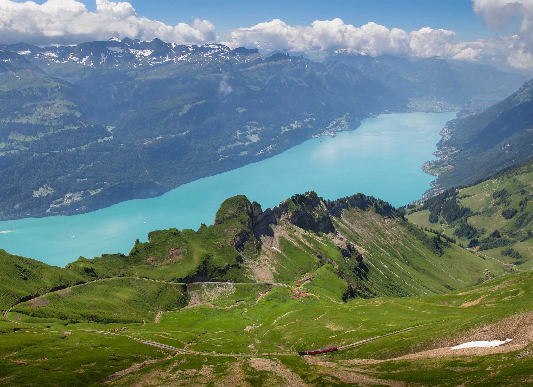 Canon EOS 700D (EOS Rebel T5i / EOS Kiss X7i) + Canon EF 17-40mm F4L USM sample photo. Brienzer rothorn photography