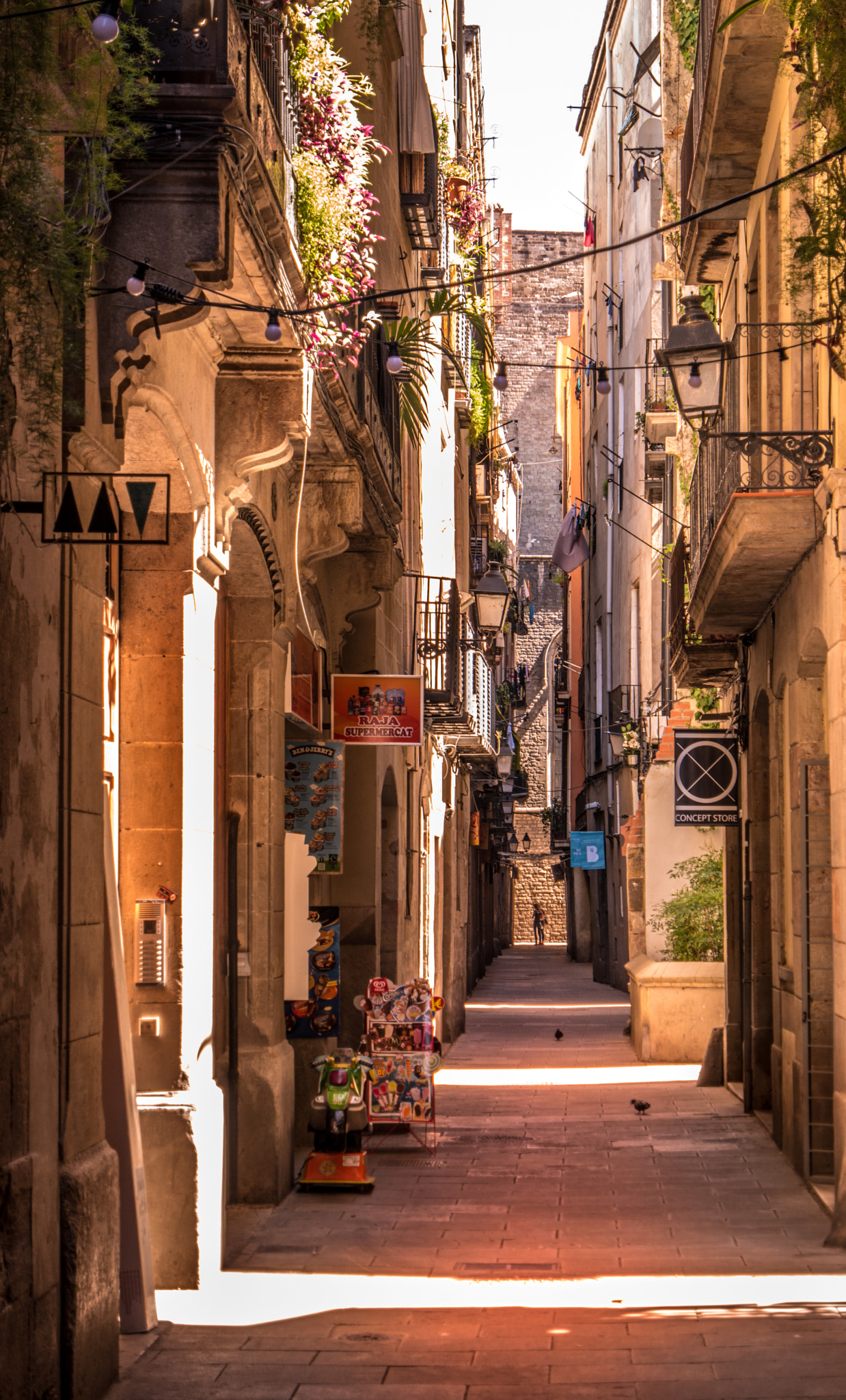 Samsung NX1 sample photo. Side street of barcelona photography