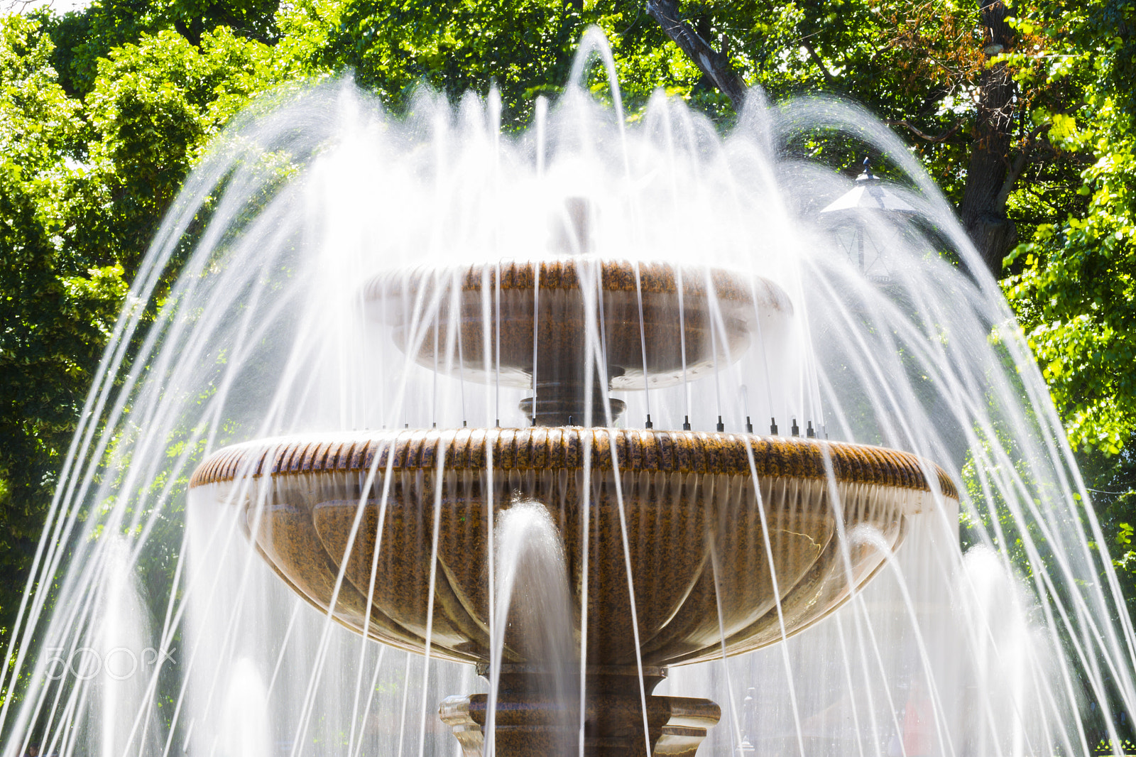Canon EOS-1D Mark IV sample photo. The fountain on a hot summer day in the city of ulyanovsk park, photography