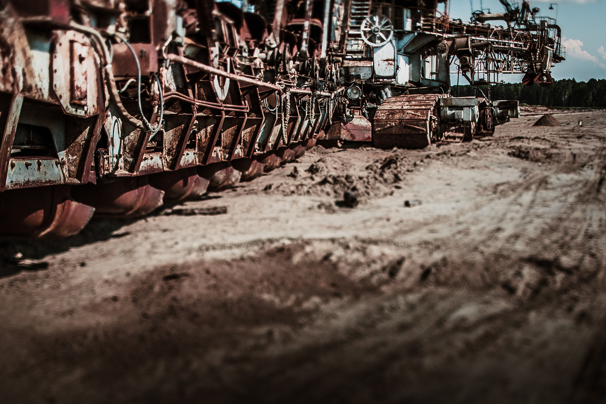 Canon EOS 5D + Canon TS-E 45mm F2.8 Tilt-Shift sample photo. Old german tractor photography