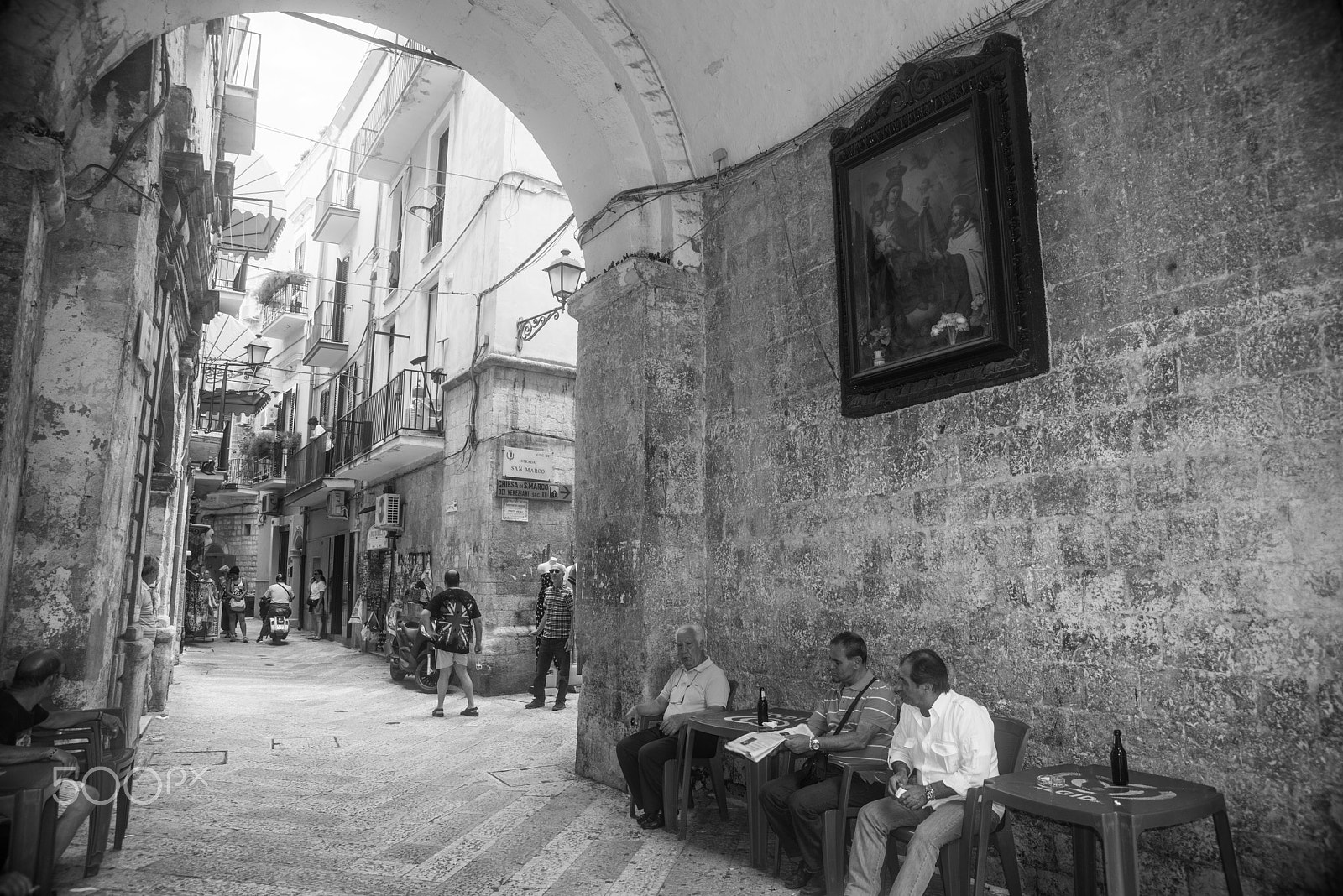 Nikon AF Nikkor 24-85mm F2.8-4D IF sample photo. Bari in bianco e nero photography