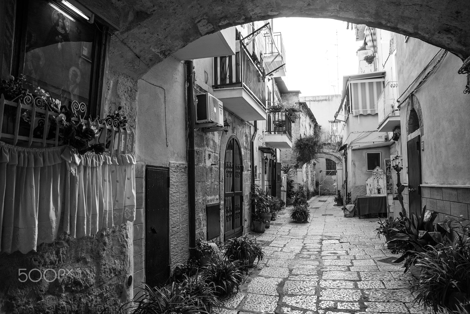 Nikon AF Nikkor 24-85mm F2.8-4D IF sample photo. Bari in bianco e nero photography