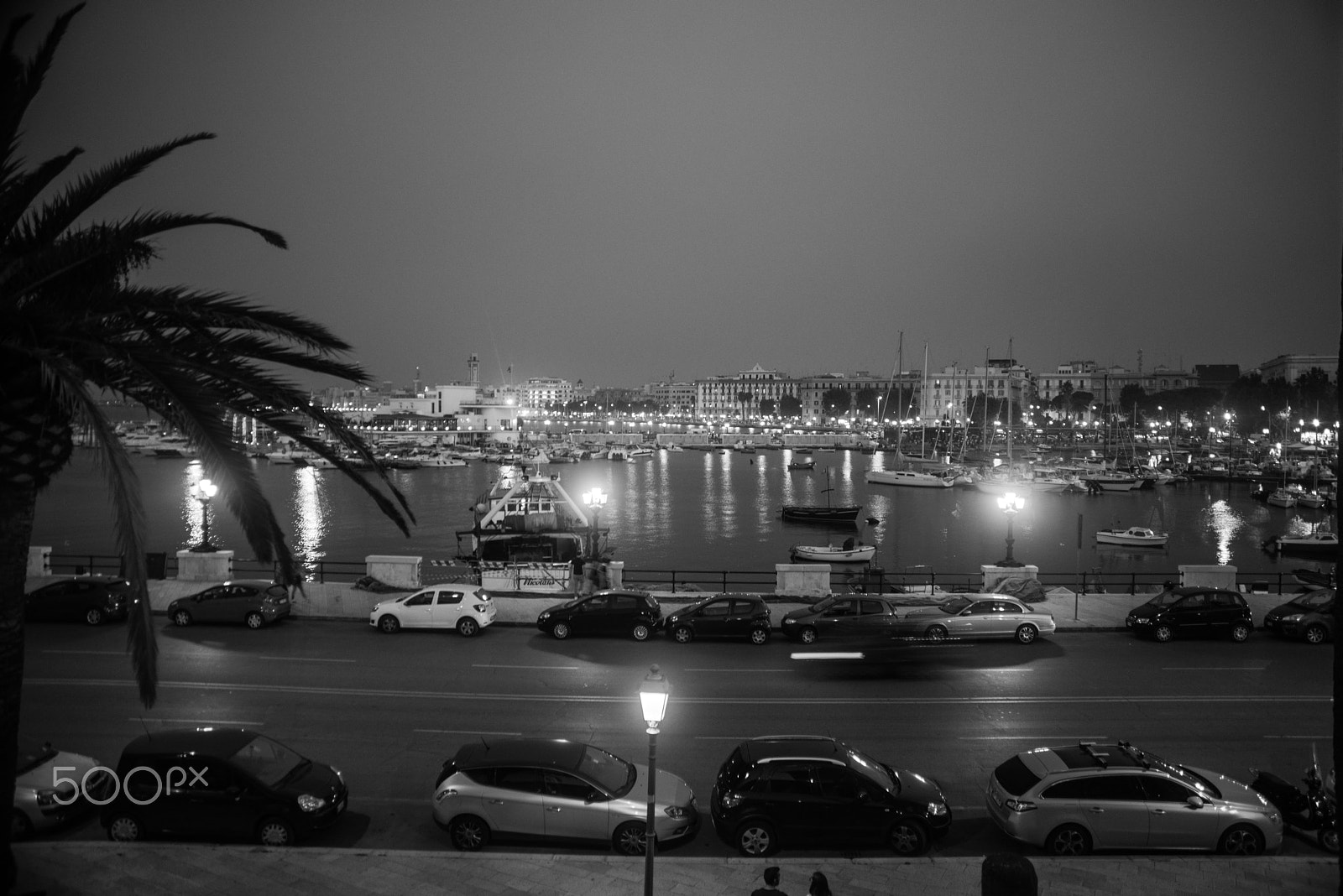 Nikon AF Nikkor 24-85mm F2.8-4D IF sample photo. Bari in bianco e nero photography