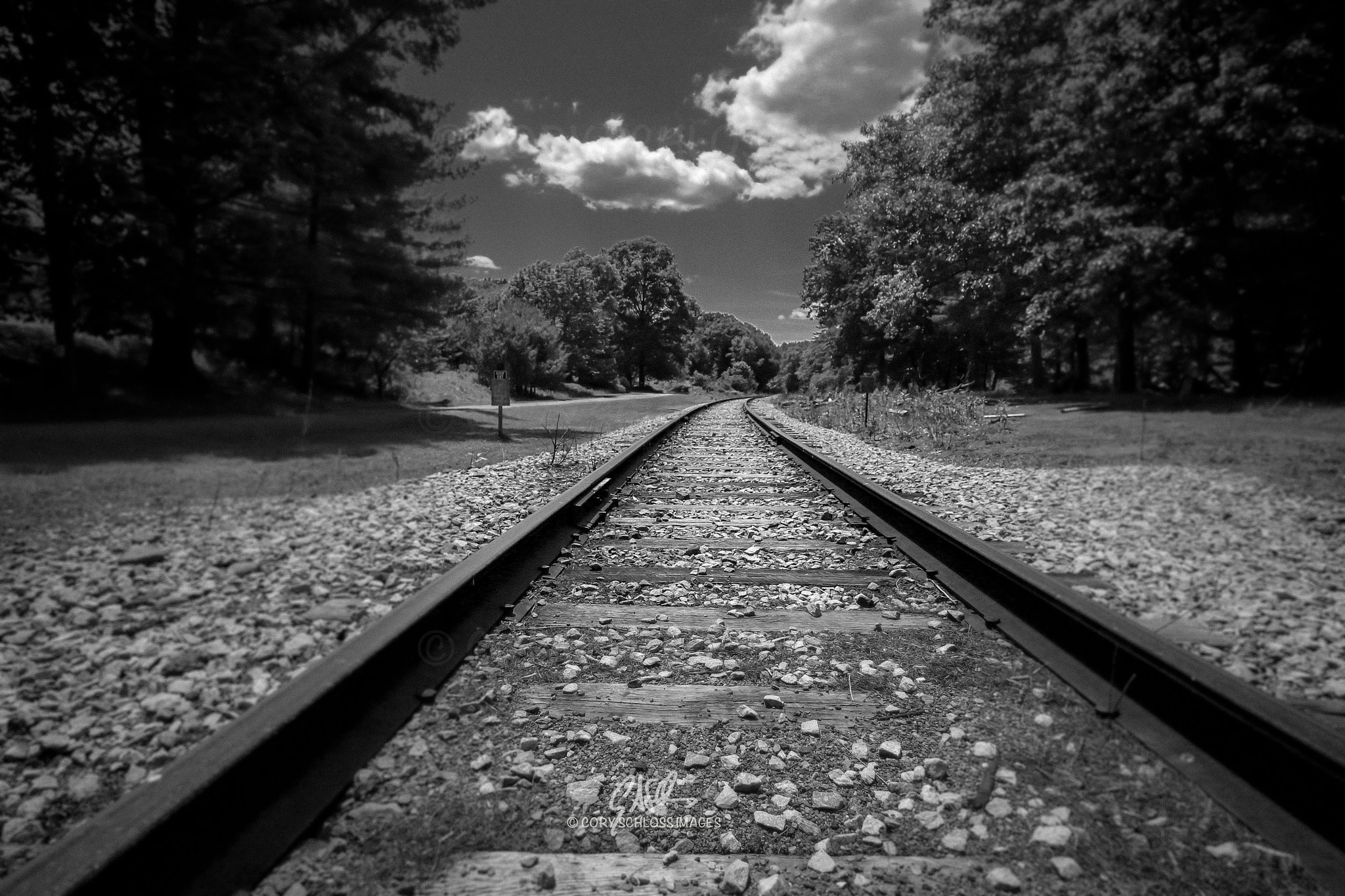 Canon EOS 70D + Canon EF 11-24mm F4L USM sample photo. Rollin' down the tracks photography
