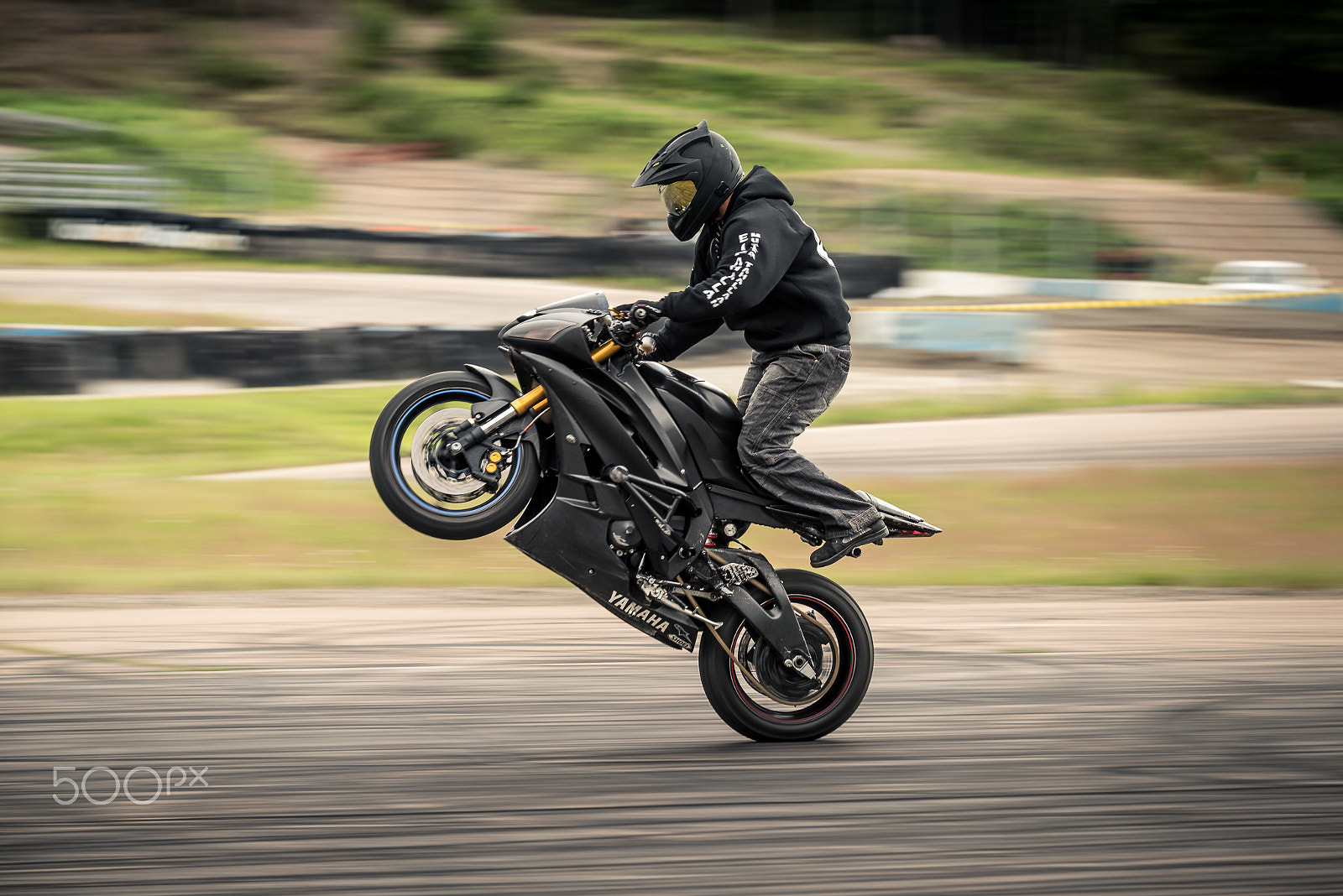 AF-S Zoom-Nikkor 80-200mm f/2.8D IF-ED sample photo. Motobike stunts photography