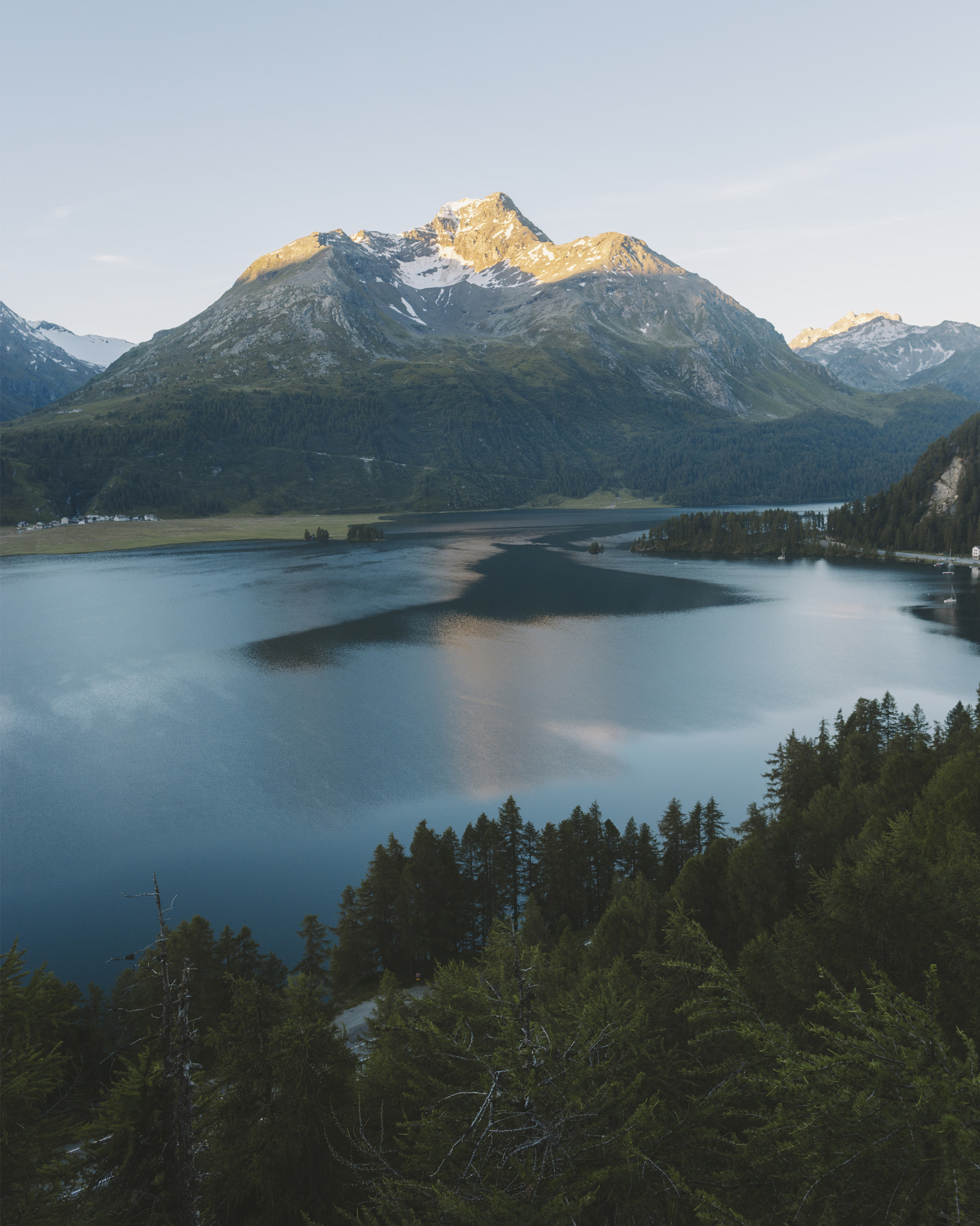 Canon EOS 5DS + Canon EF 24mm F1.4L II USM sample photo. Silsersee mornings photography